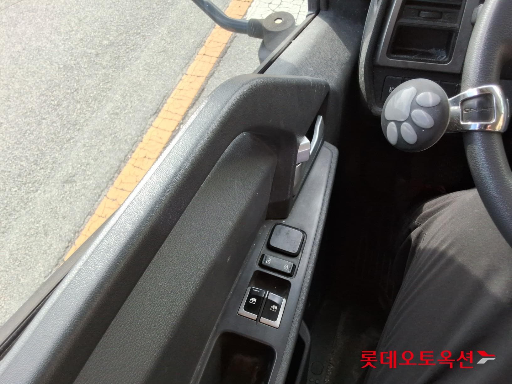 Hyundai - Mighty 28