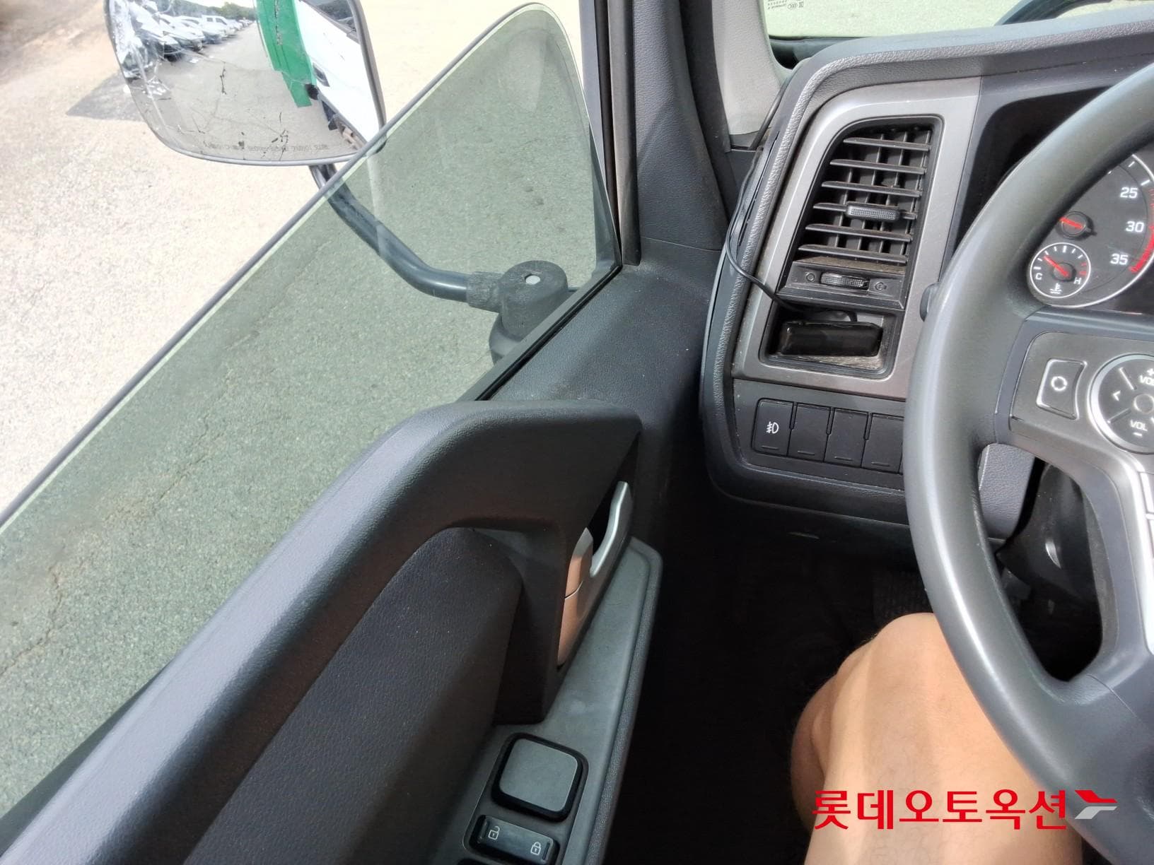 Hyundai - Mighty 28