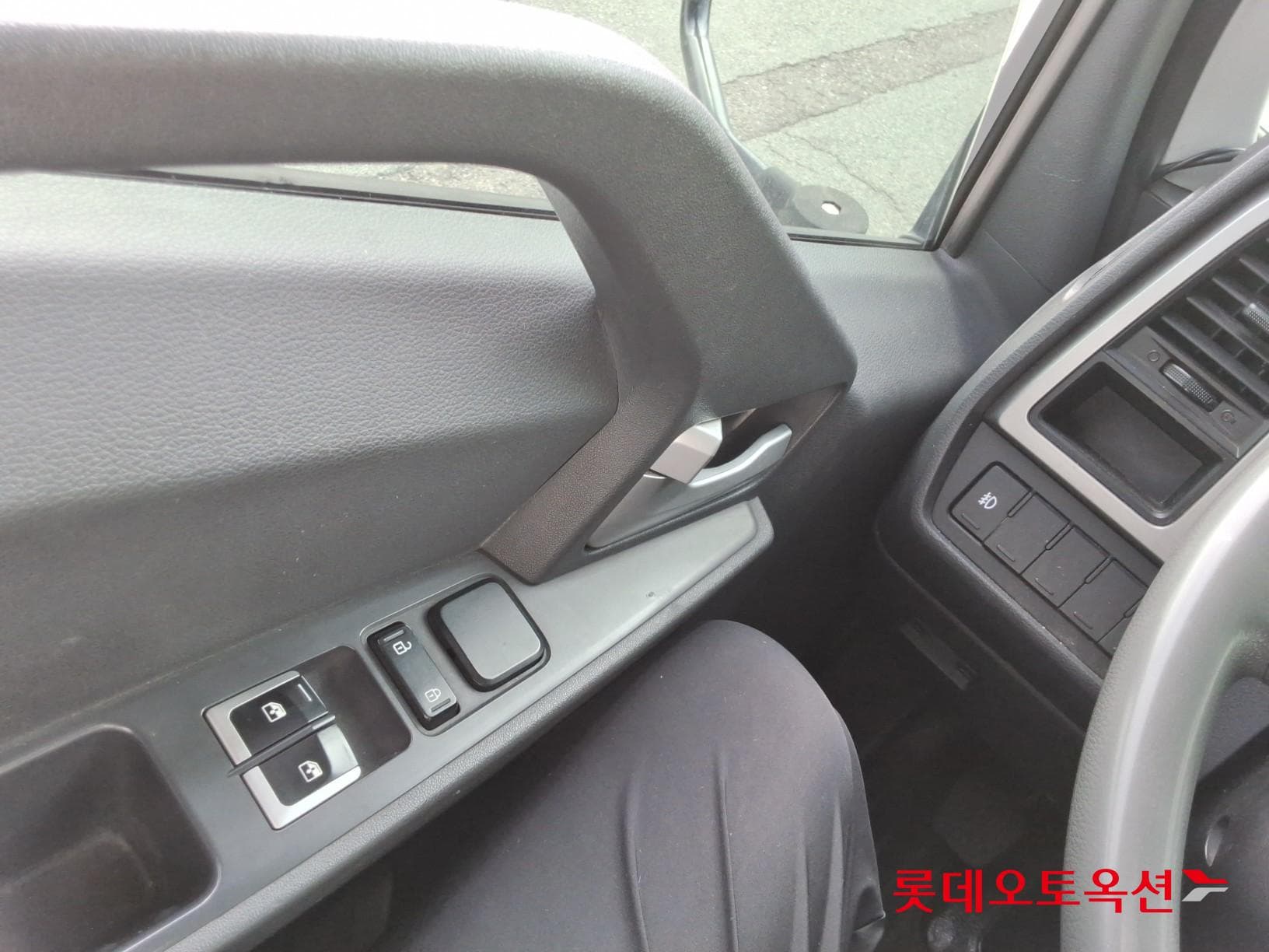 Hyundai - Mighty 28