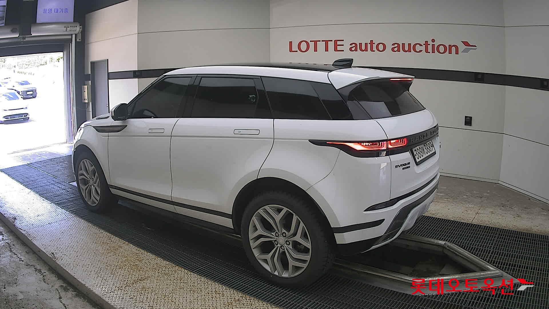Land Rover - Рендж Ровер Эвок | (D) 2.0 D180 SE 8