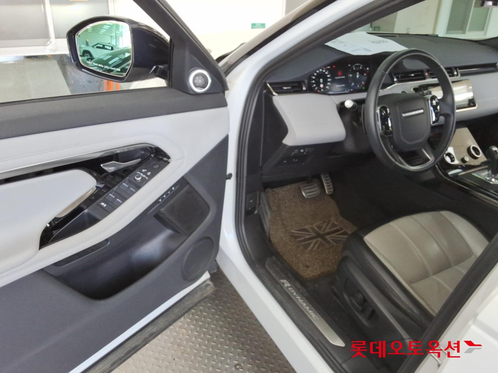 Land Rover - Рендж Ровер Эвок | (D) 2.0 D180 SE 35