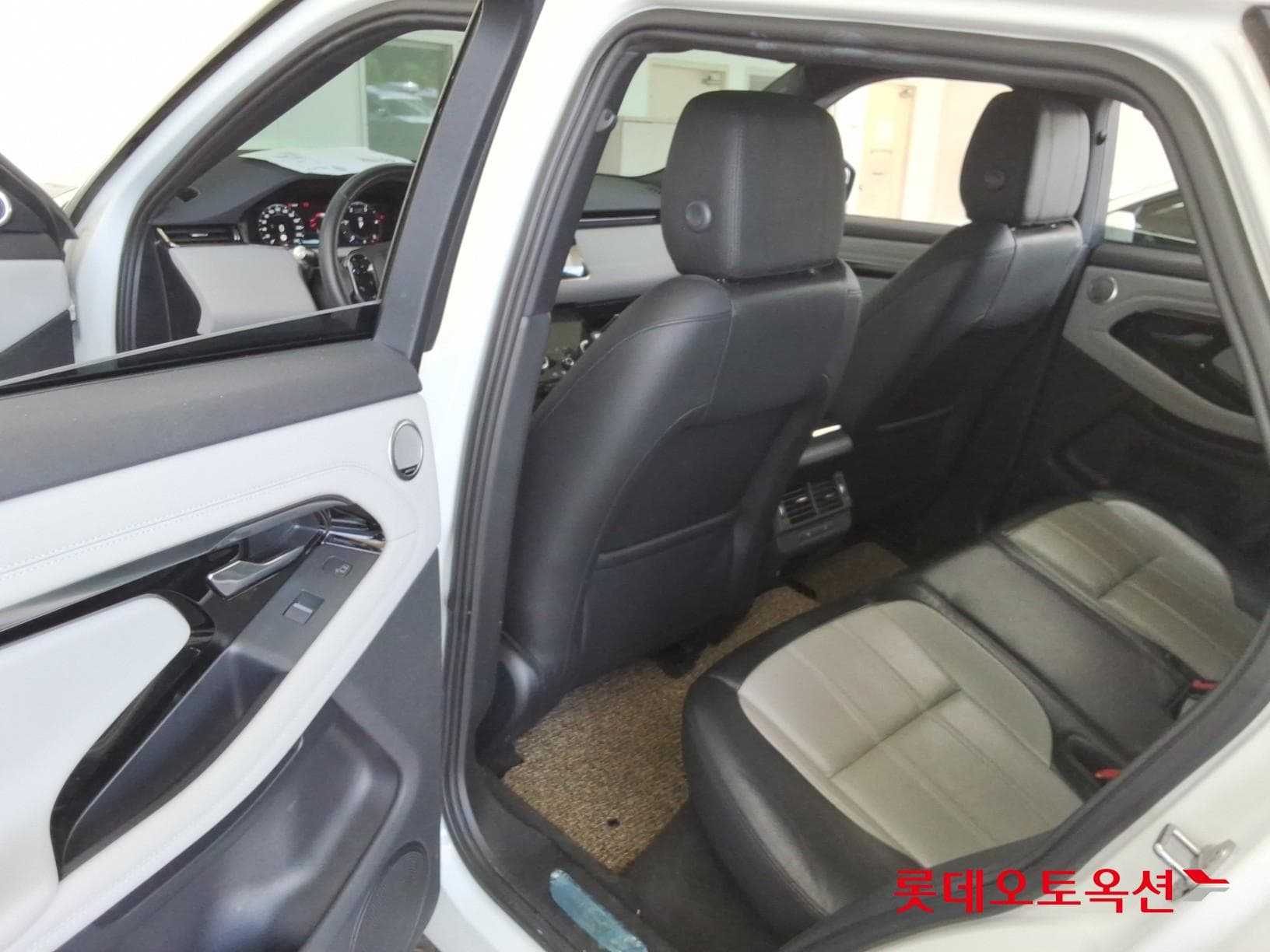 Land Rover - Рендж Ровер Эвок | (D) 2.0 D180 SE 36