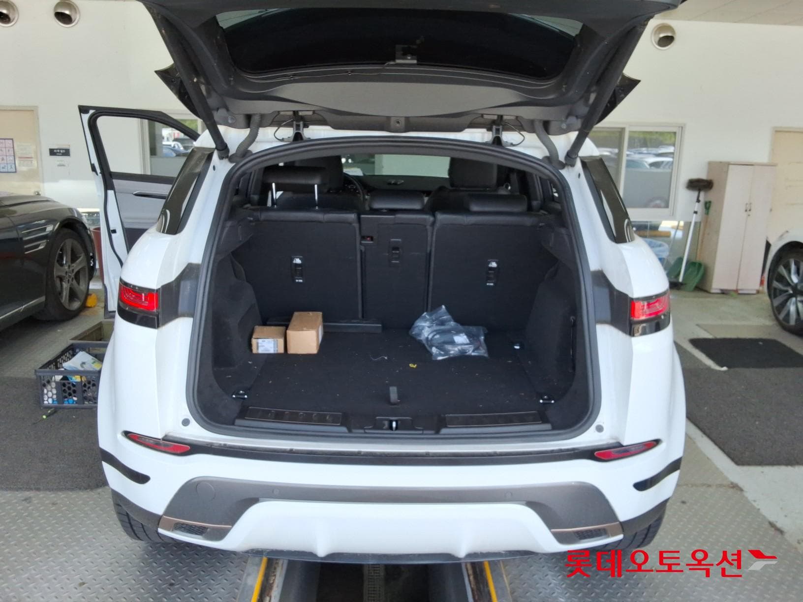 Land Rover - Рендж Ровер Эвок | (D) 2.0 D180 SE 37