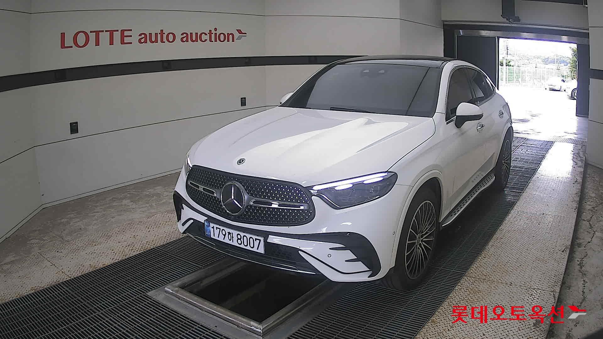 Mercedes-Benz - GLC-Class | 300(G) 2.0 4MATIC COUPE AMG LINE 2