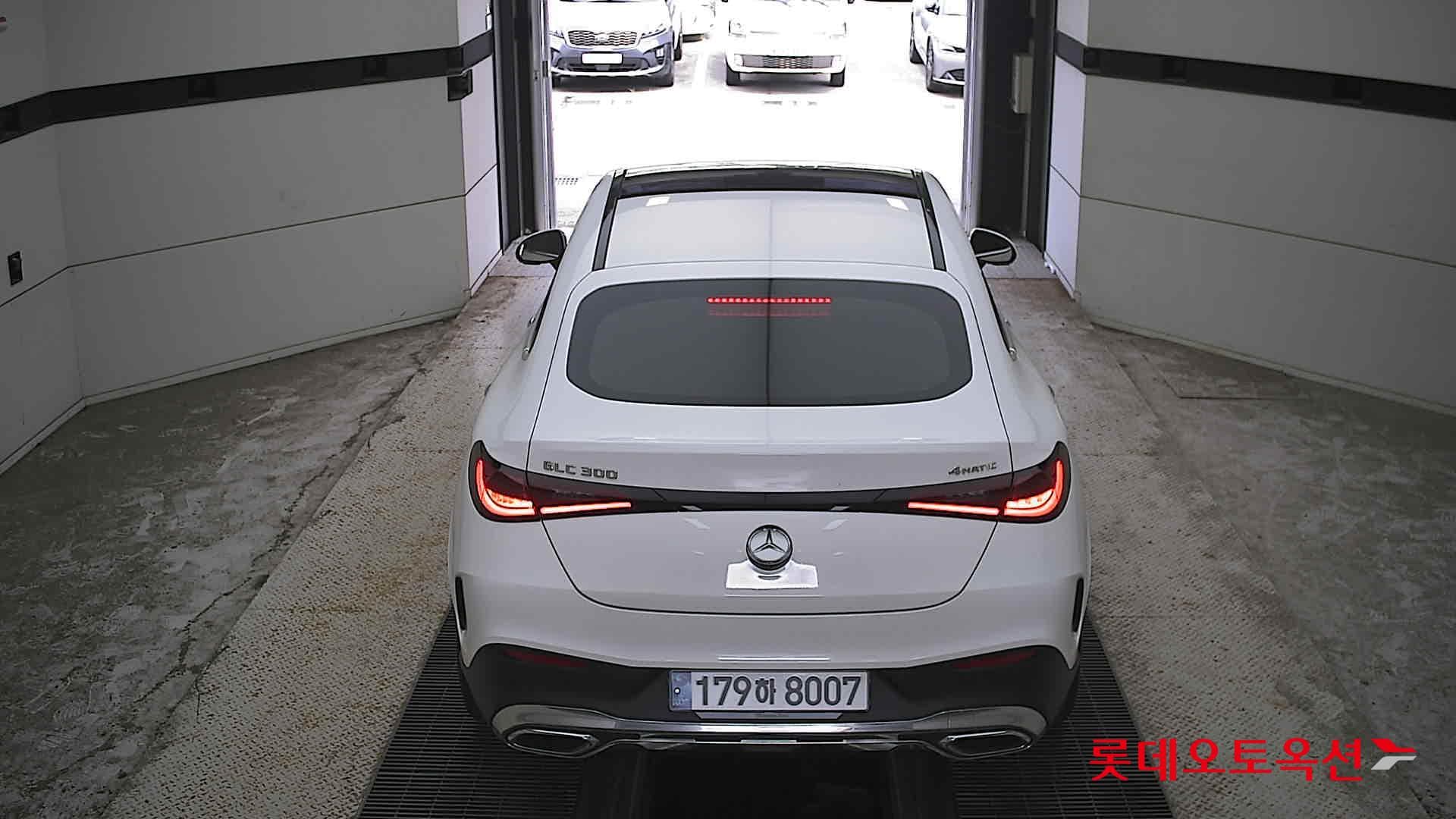 Mercedes-Benz - GLC-Class | 300(G) 2.0 4MATIC COUPE AMG LINE 11