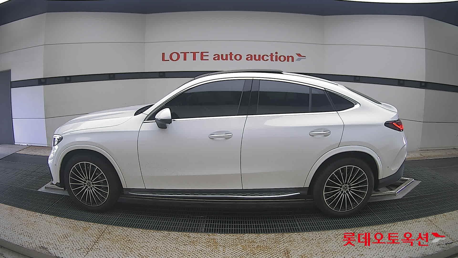 Mercedes-Benz - GLC-Class | 300(G) 2.0 4MATIC COUPE AMG LINE 6