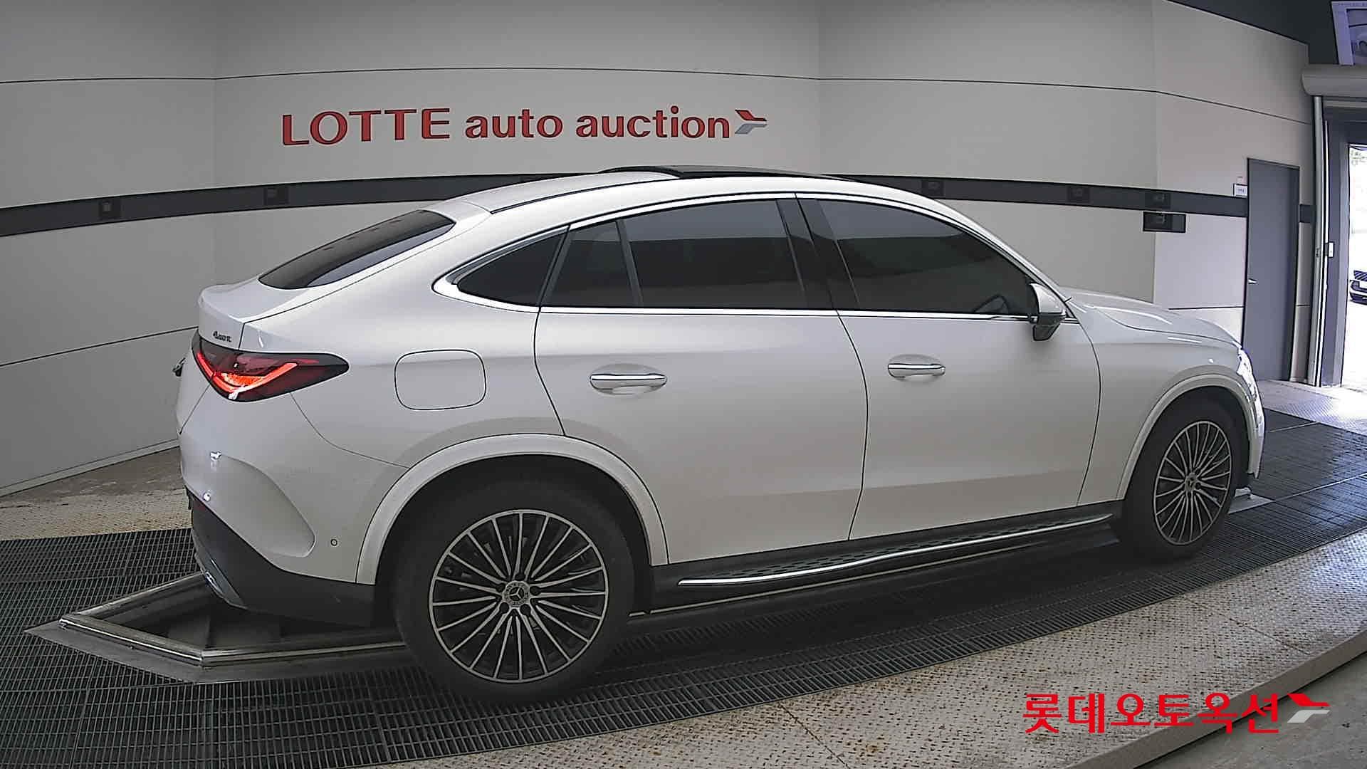 Mercedes-Benz - GLC-Class | 300(G) 2.0 4MATIC COUPE AMG LINE 15