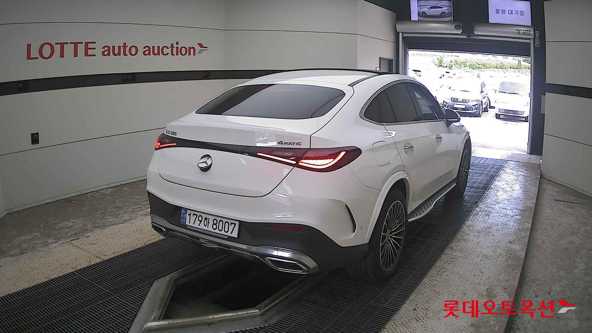 Mercedes-Benz - GLC-Class | 300(G) 2.0 4MATIC COUPE AMG LINE 13