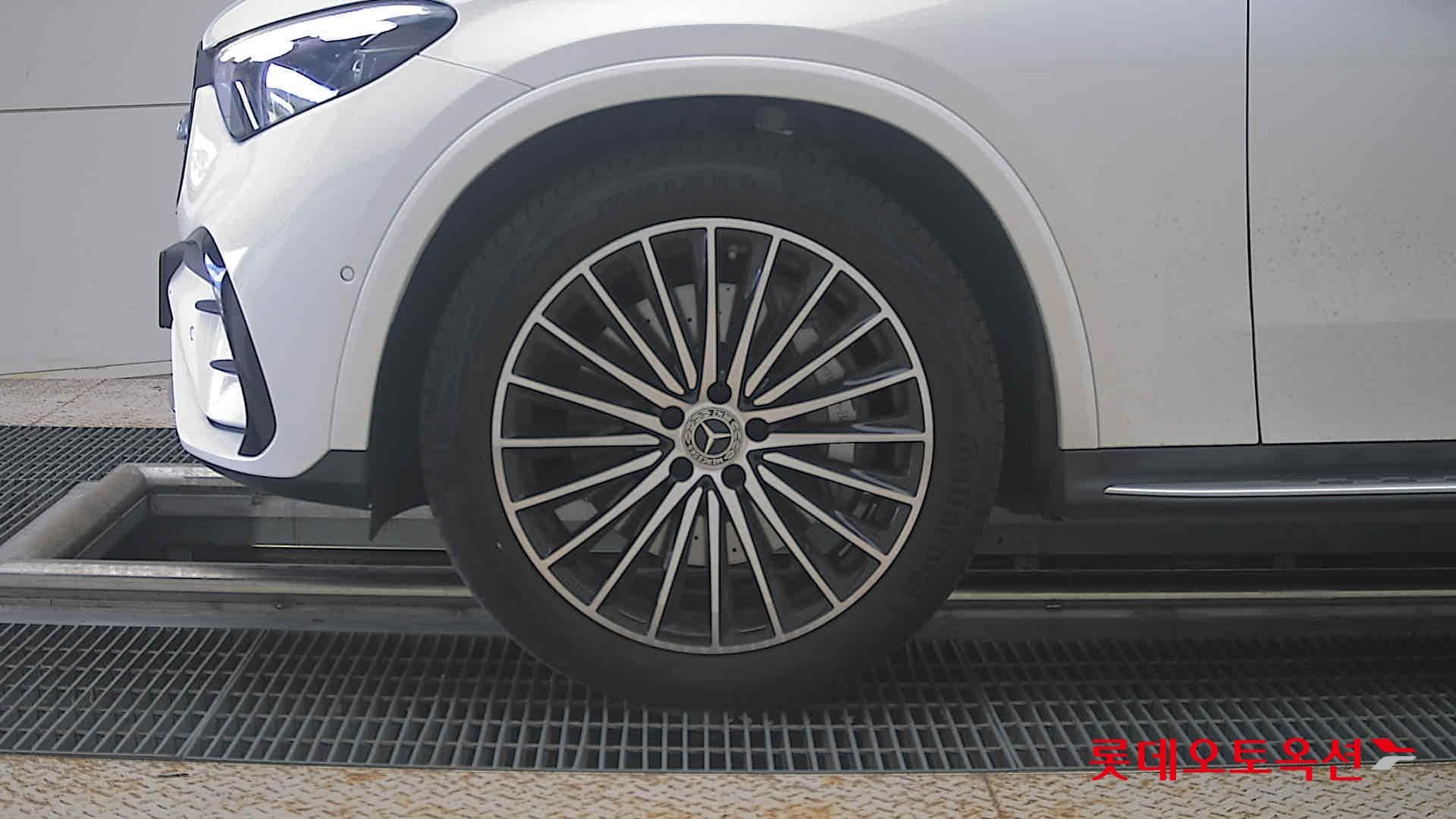 Mercedes-Benz - GLC-Class | 300(G) 2.0 4MATIC COUPE AMG LINE 21
