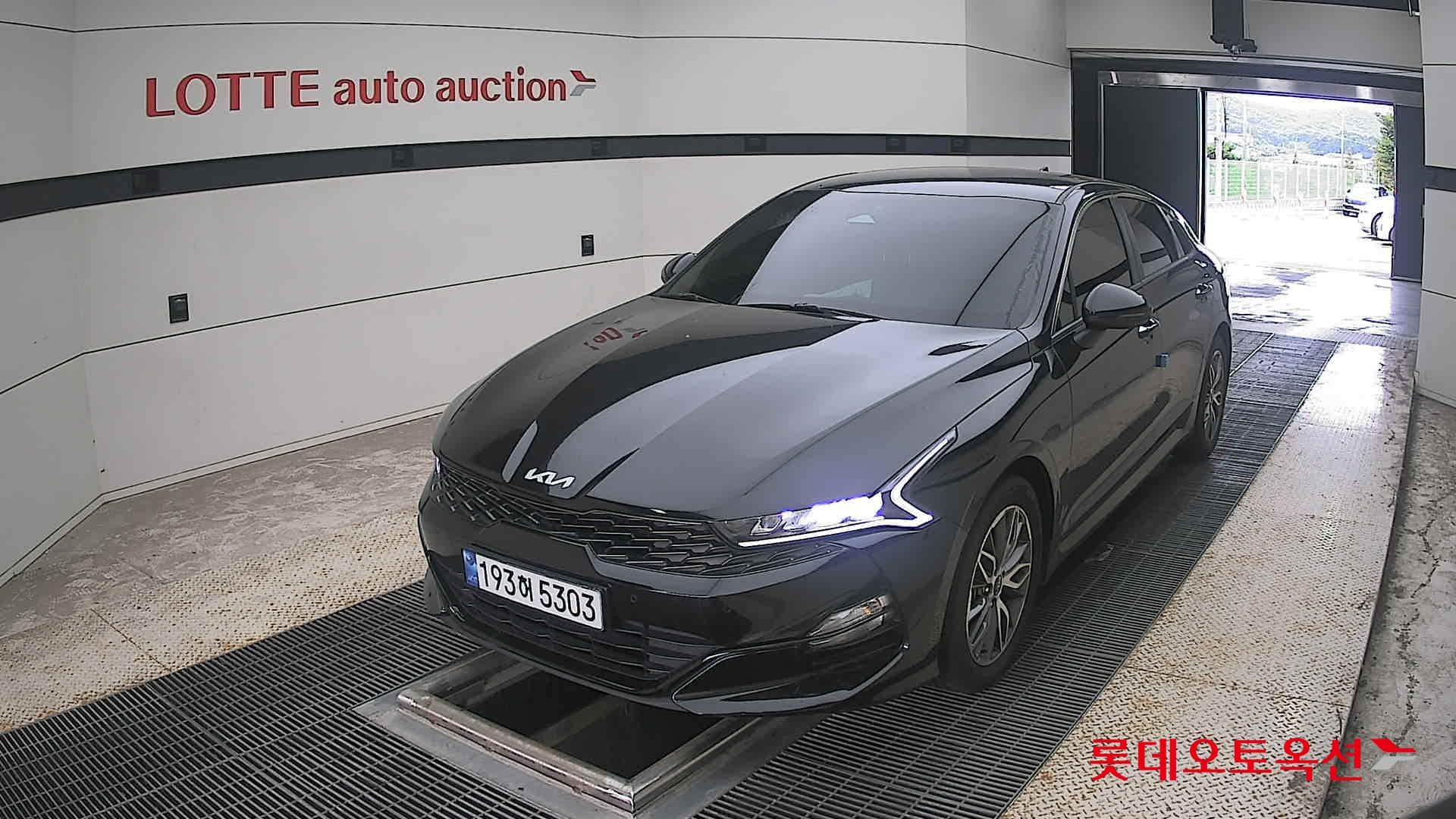 Kia - K5 | INTERACTIVE (G) 2.0 Prestige 2