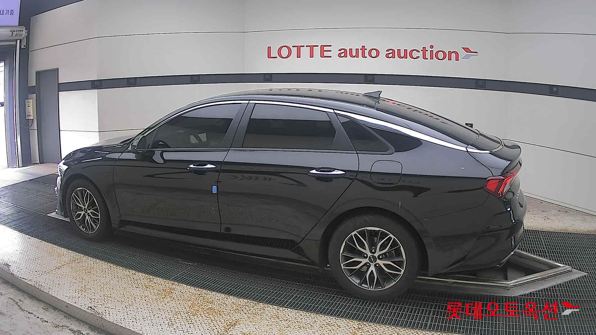 Kia - K5 | INTERACTIVE (G) 2.0 Prestige 7