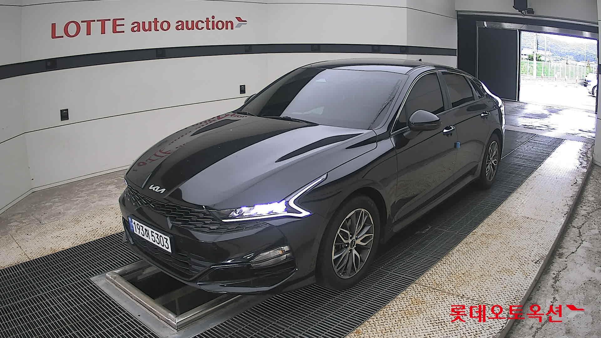 Kia - K5 | INTERACTIVE (G) 2.0 Prestige 3