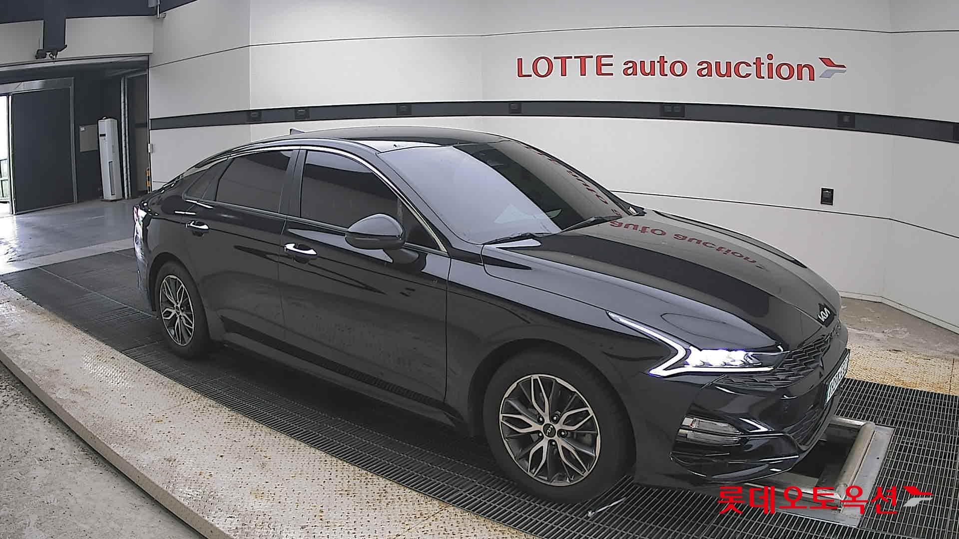 Kia - K5 | INTERACTIVE (G) 2.0 Prestige 18