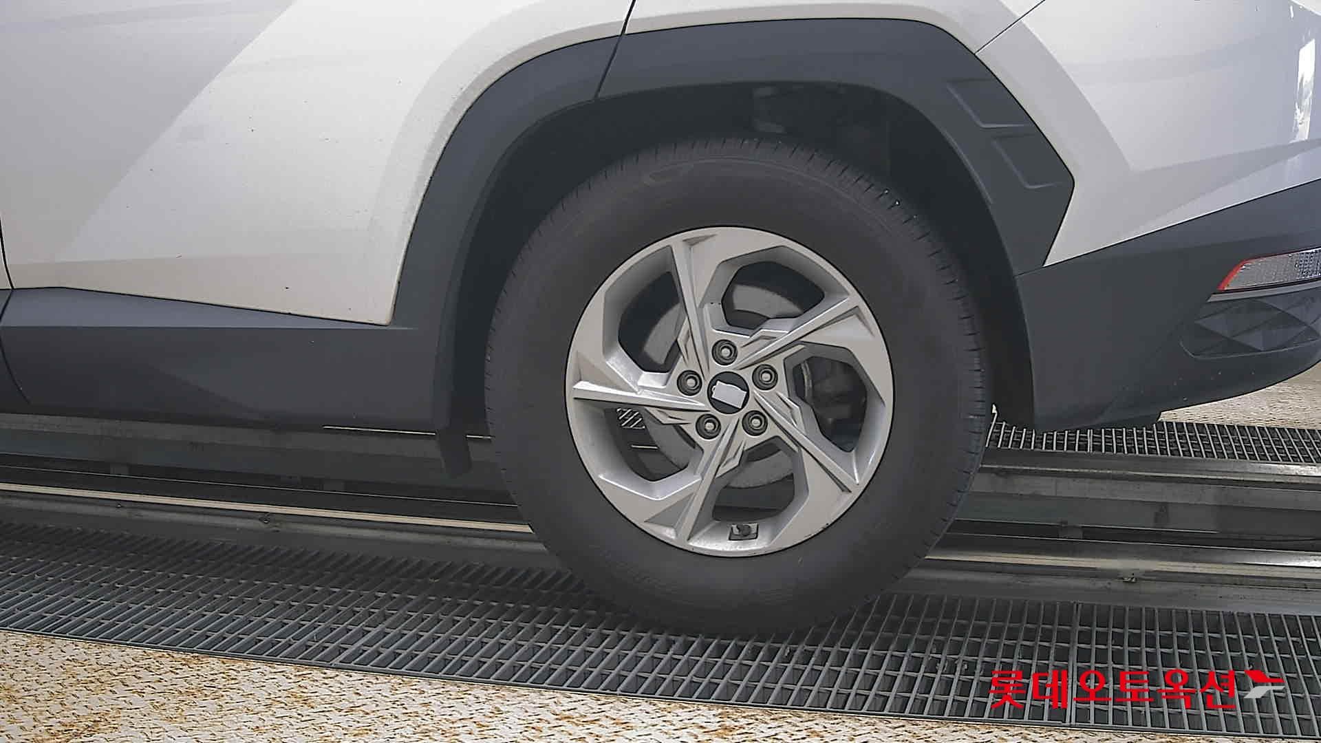 هيونداي - توسان | THE ALL NEW (D) 2.0 Modern 2WD 22