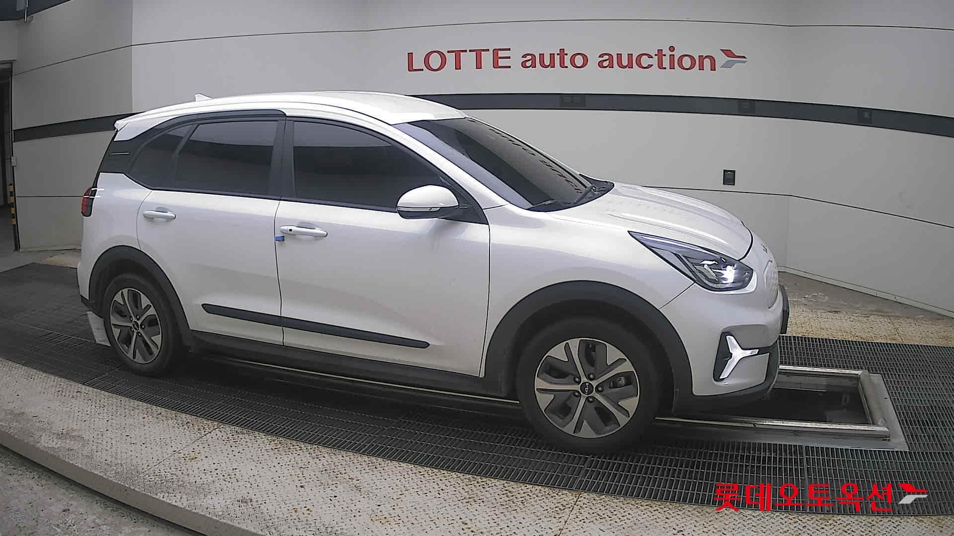 Kia - Ниро | PLUS (E) 17