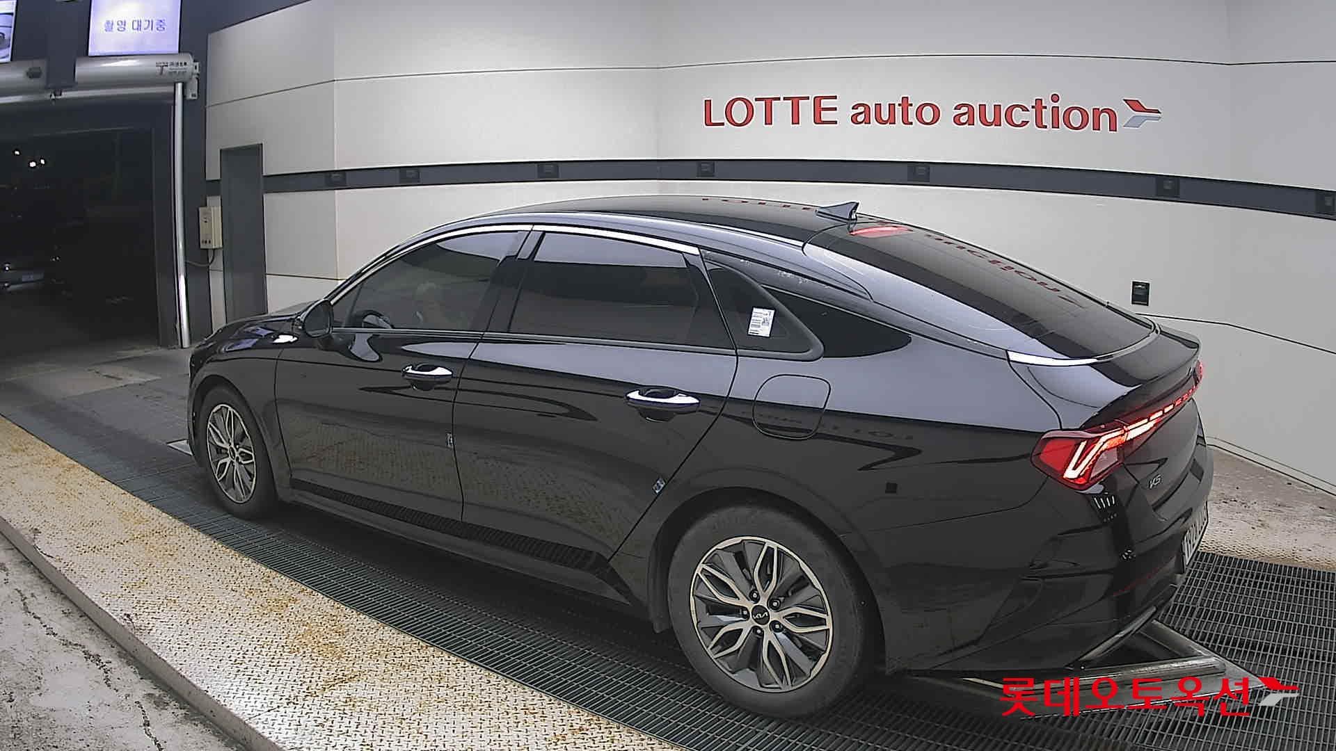 Kia - K5 | INTERACTIVE (H) 2.0 Noblesse 8