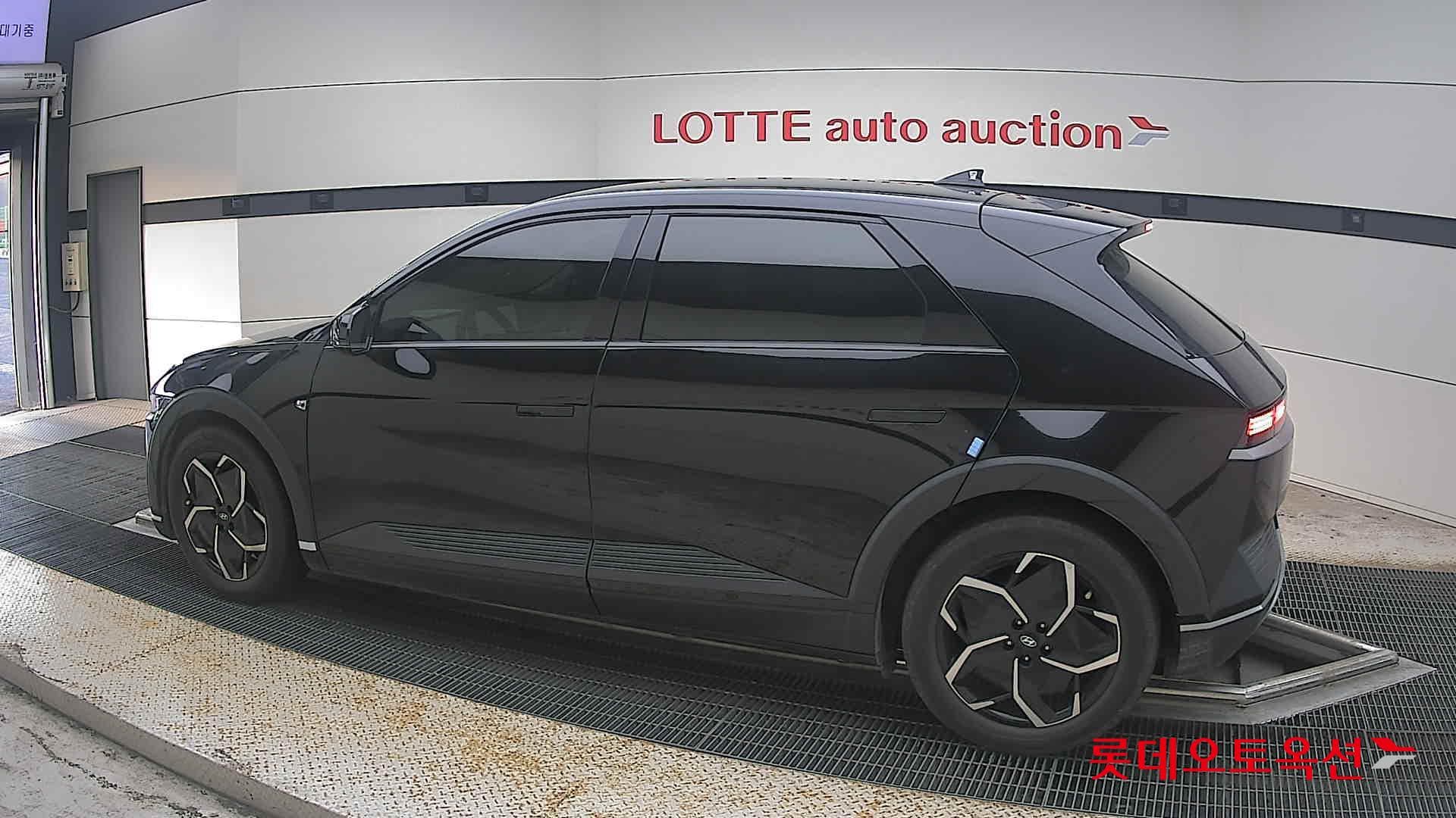 Hyundai - Ioniq | 5 (E) Long Range Exclusive 4WD 7
