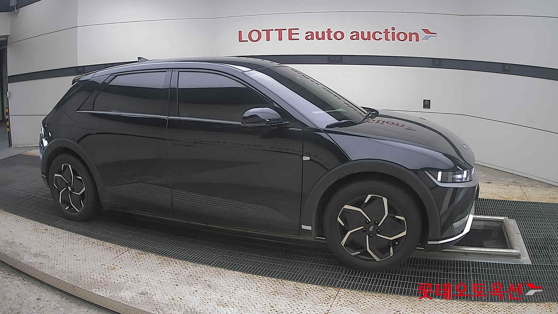 Hyundai - Ioniq | 5 (E) Long Range Exclusive 4WD 17