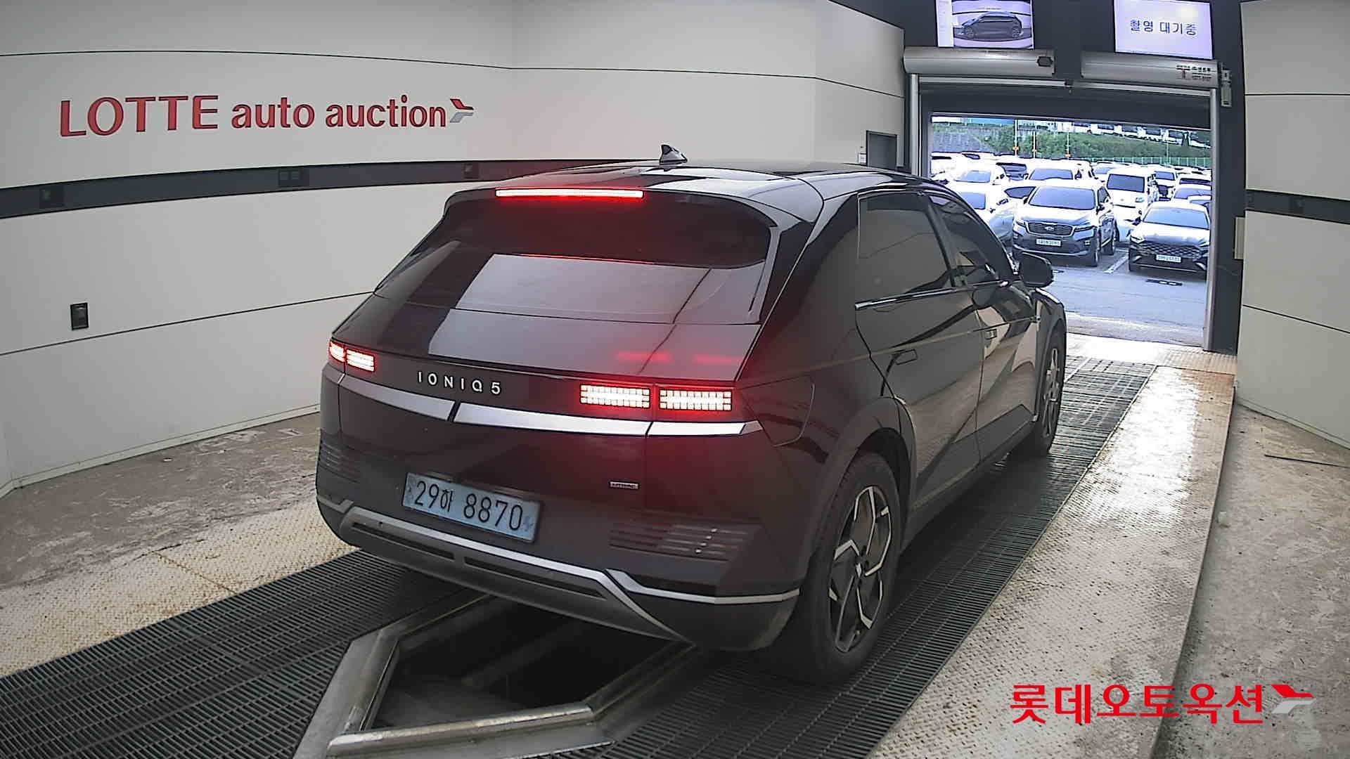 Hyundai - Ioniq | 5 (E) Long Range Exclusive 4WD 13