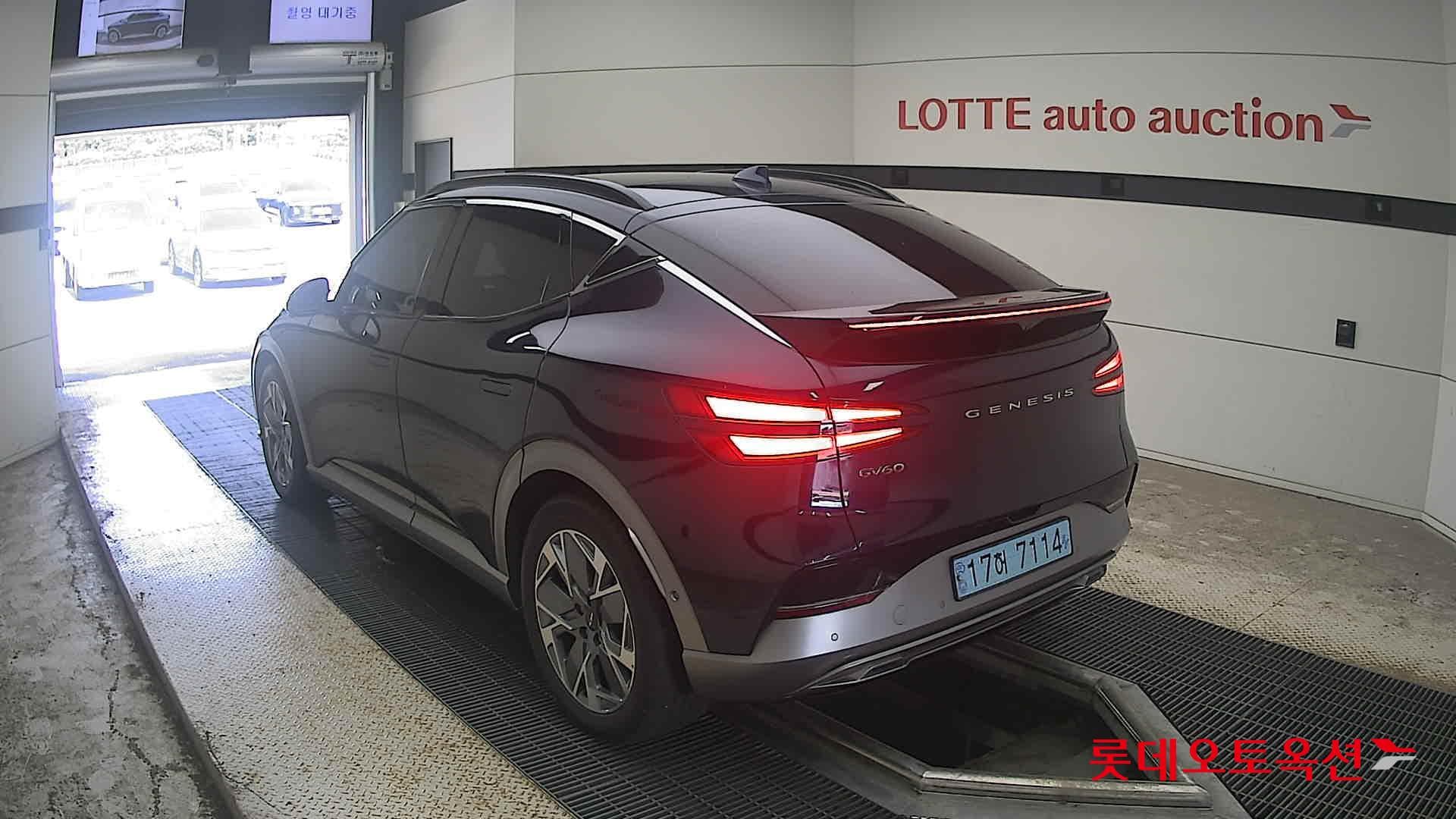 جينيسيس - GV60 | (E) Standard 2WD 10