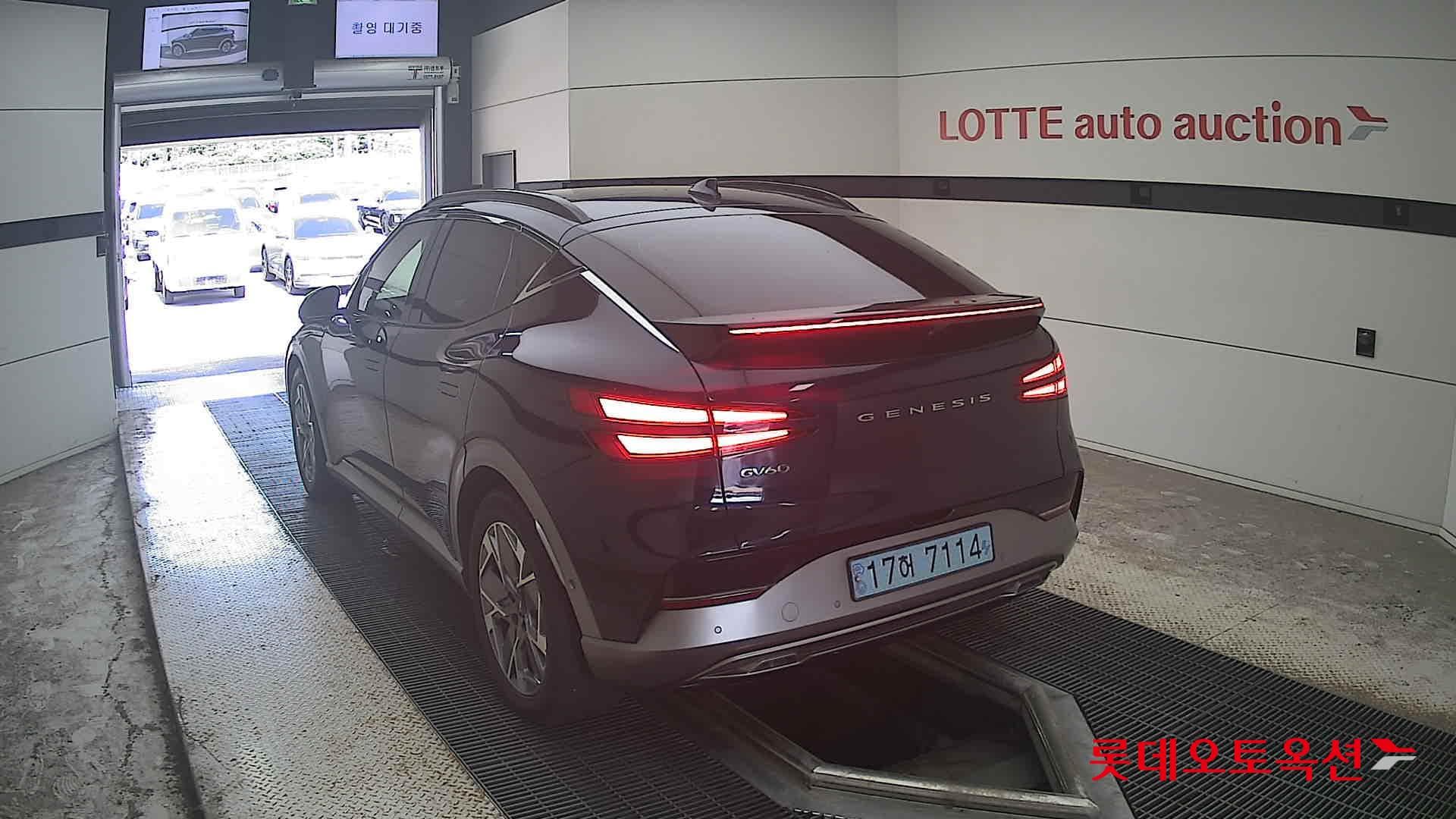 جينيسيس - GV60 | (E) Standard 2WD 9