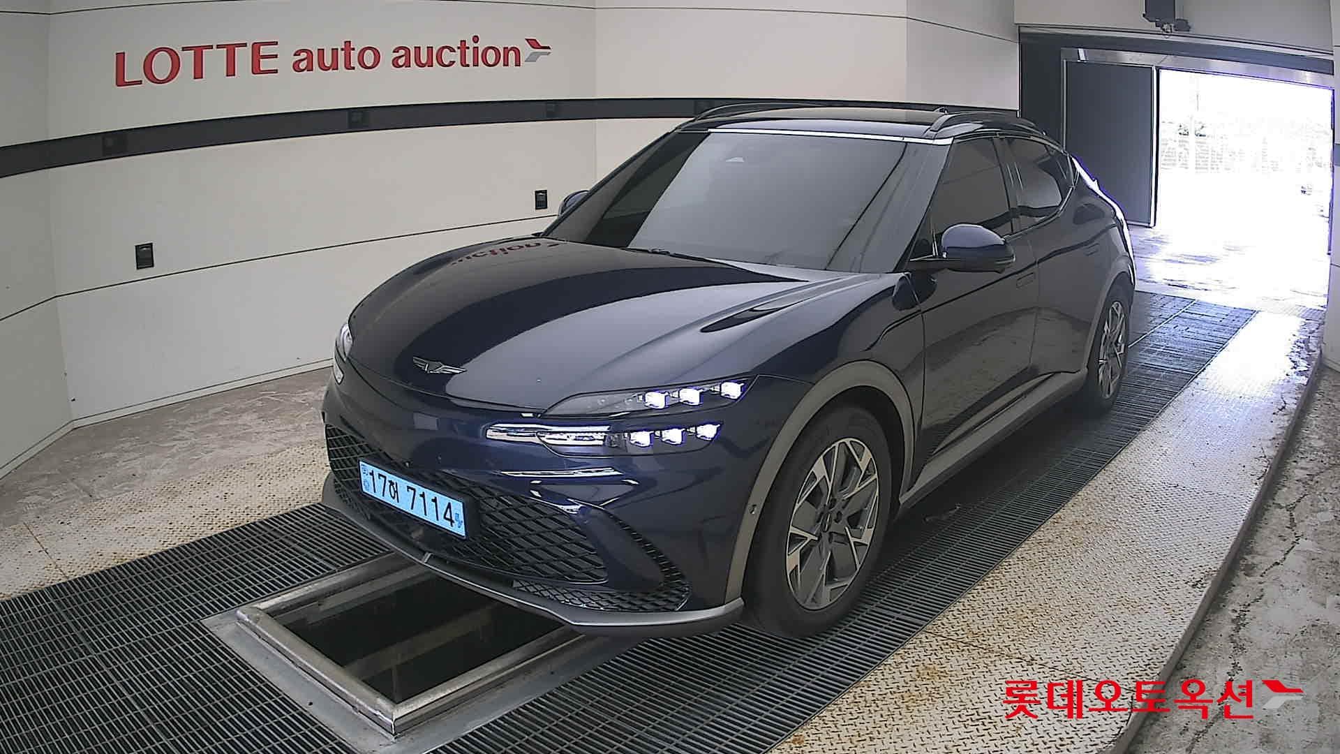 جينيسيس - GV60 | (E) Standard 2WD 3