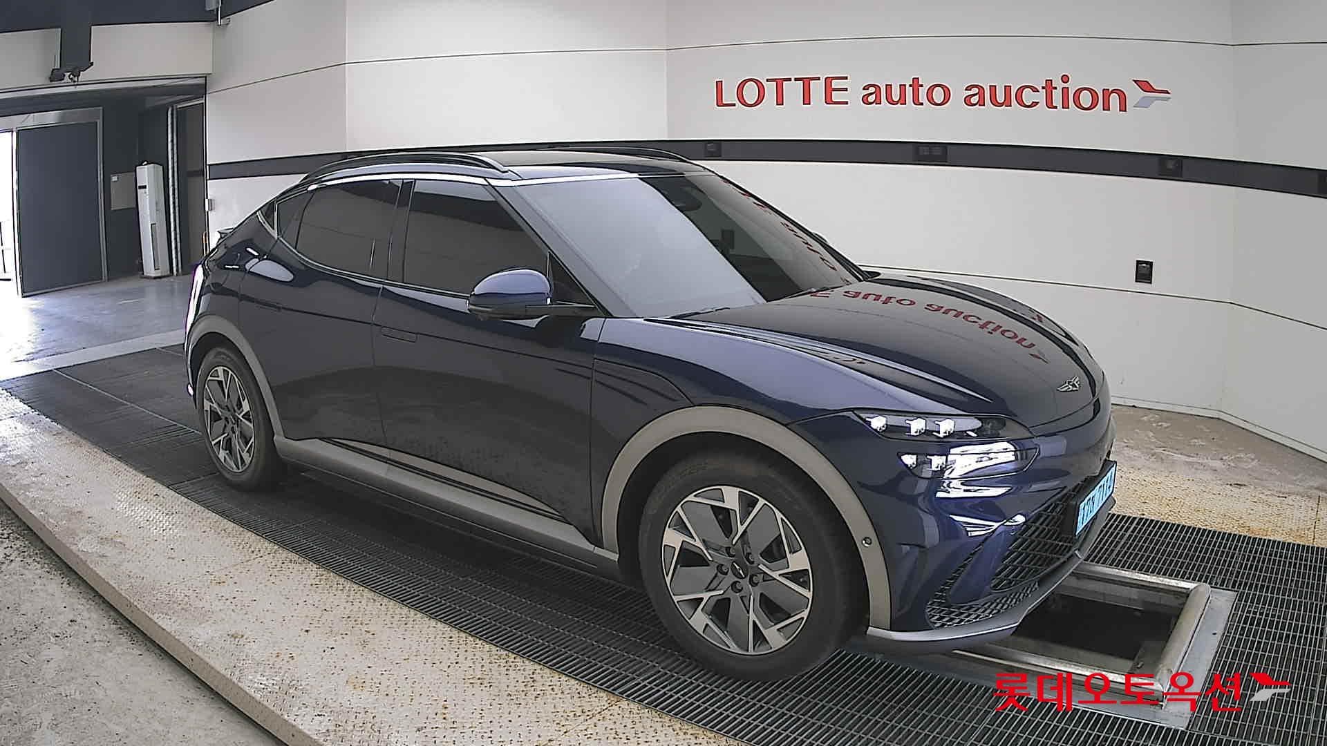 جينيسيس - GV60 | (E) Standard 2WD 18