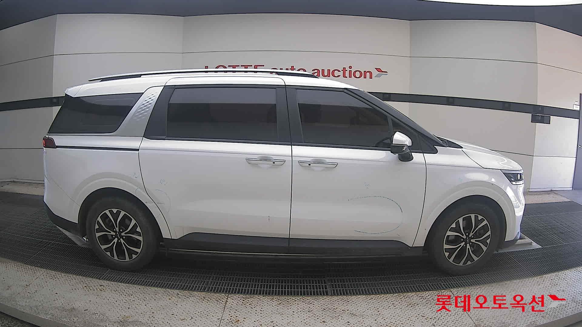 Kia - Carnival | KA4 (D) 2.2 Prestige 9Seater 16