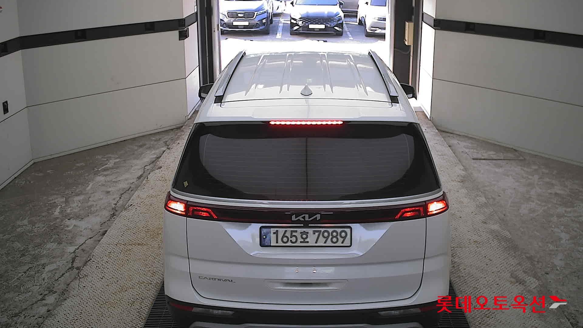 Kia - Carnival | KA4 (D) 2.2 Prestige 9Seater 11