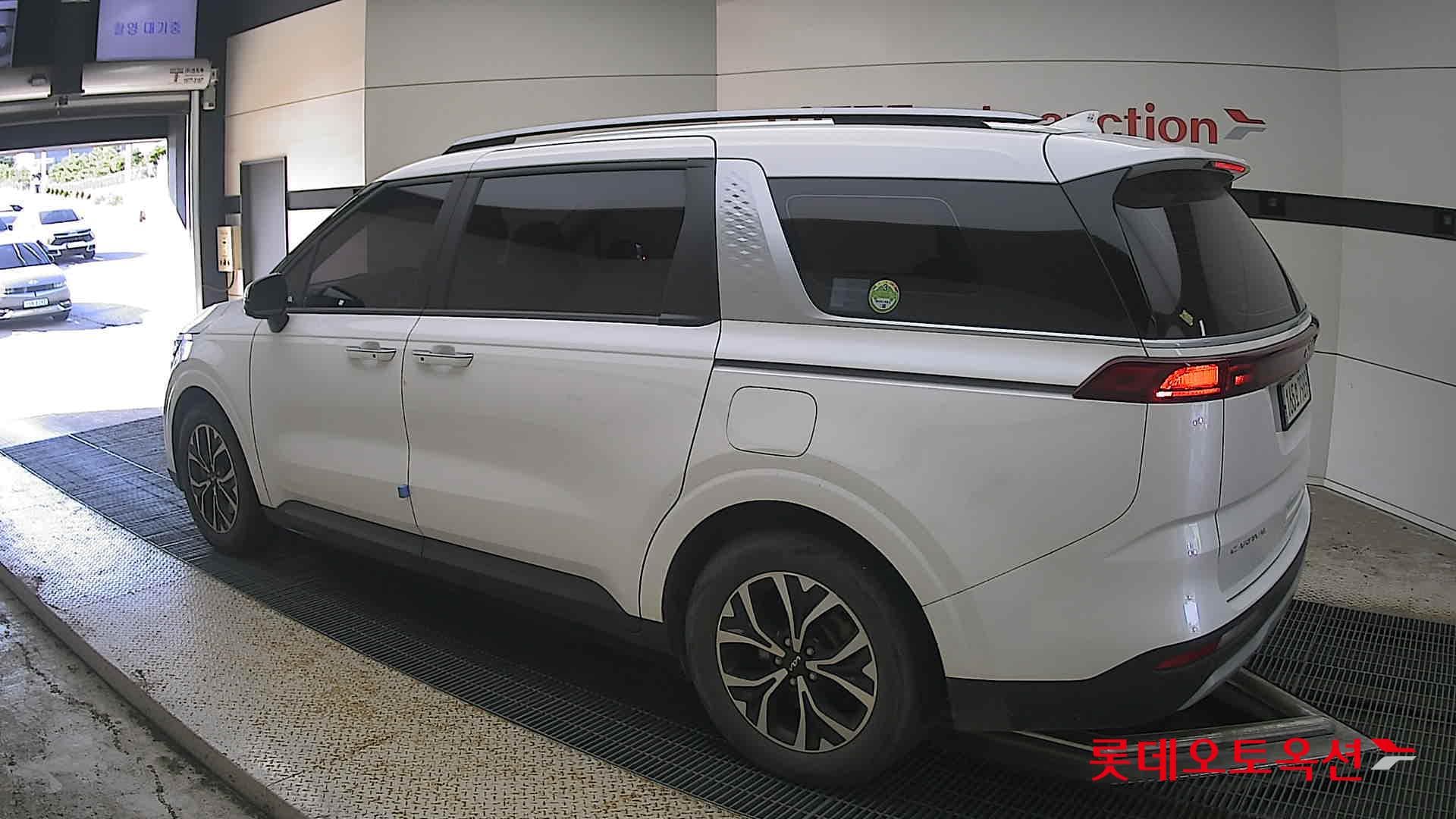 Kia - Carnival | KA4 (D) 2.2 Prestige 9Seater 8