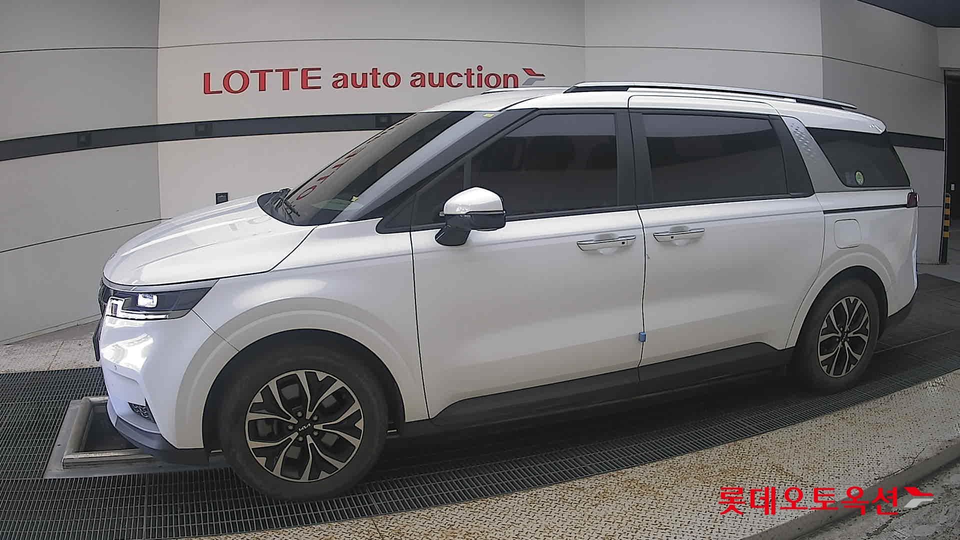 Kia - Carnival | KA4 (D) 2.2 Prestige 9Seater 5