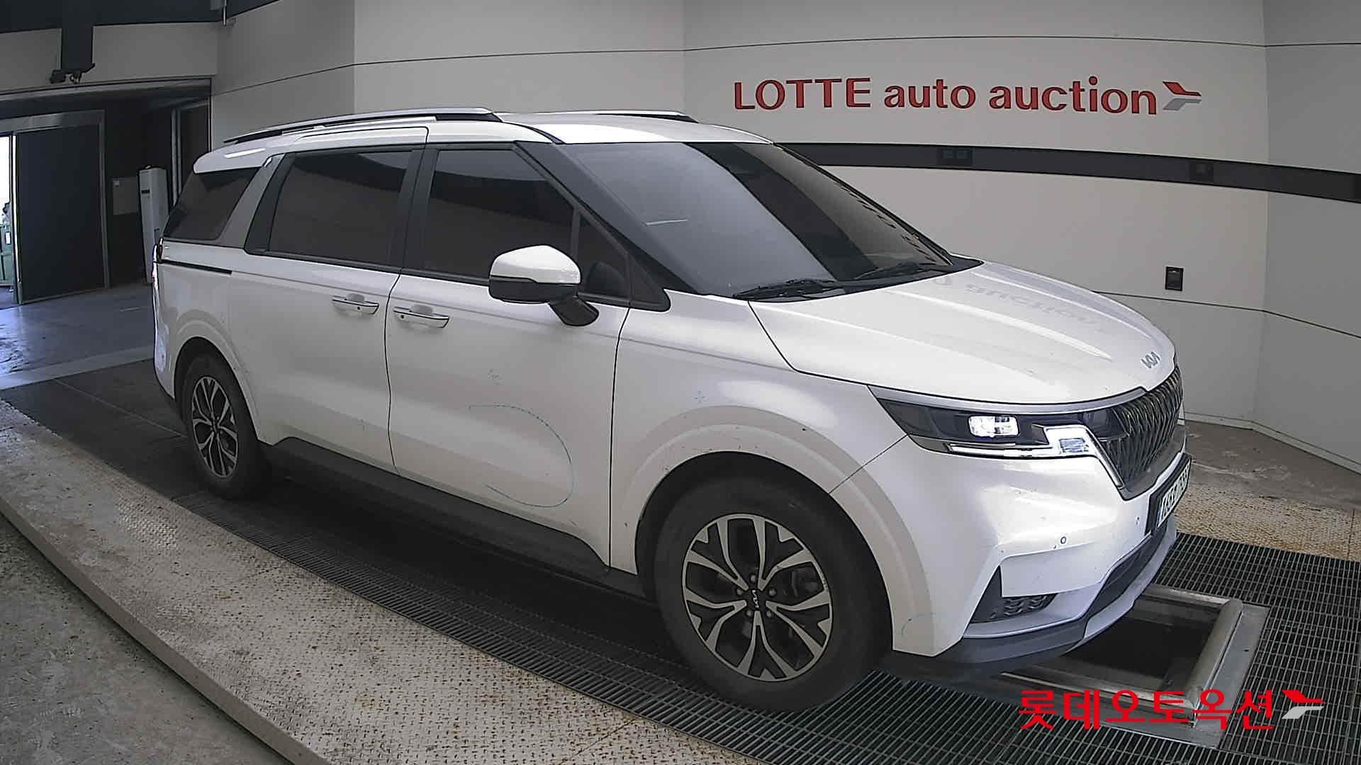 Kia - Carnival | KA4 (D) 2.2 Prestige 9Seater 18
