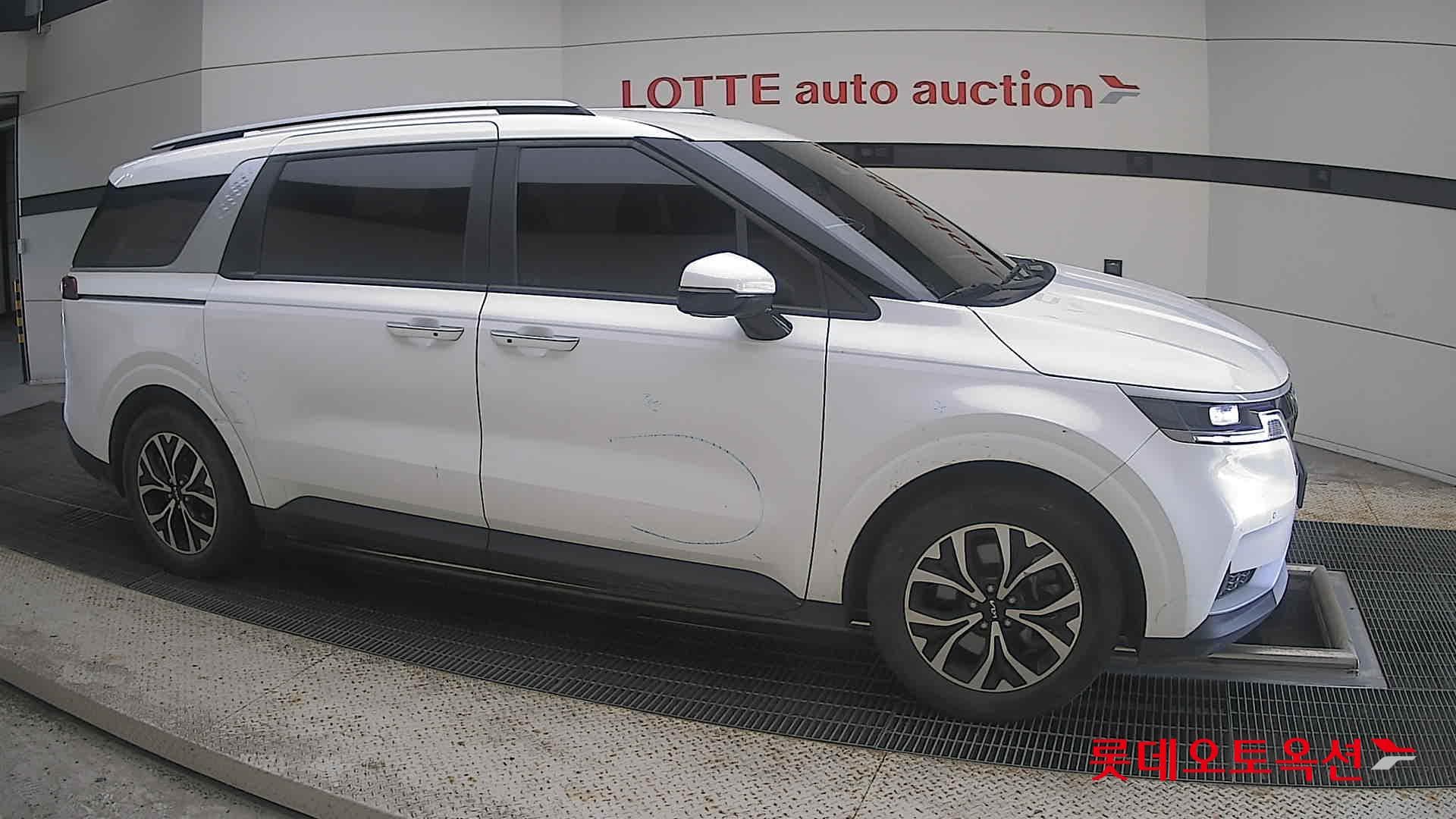 Kia - Carnival | KA4 (D) 2.2 Prestige 9Seater 17