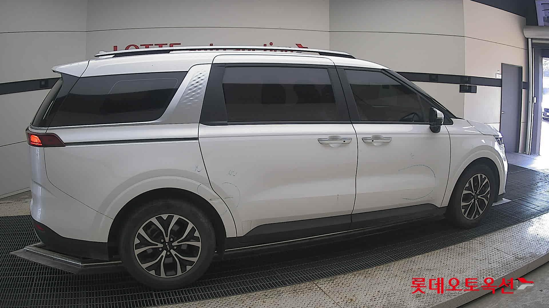 Kia - Carnival | KA4 (D) 2.2 Prestige 9Seater 15