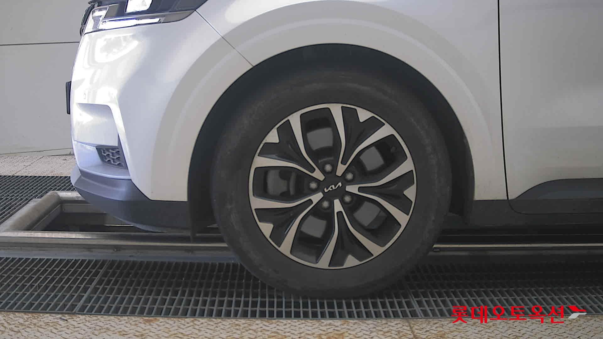 Kia - Carnival | KA4 (D) 2.2 Prestige 9Seater 21
