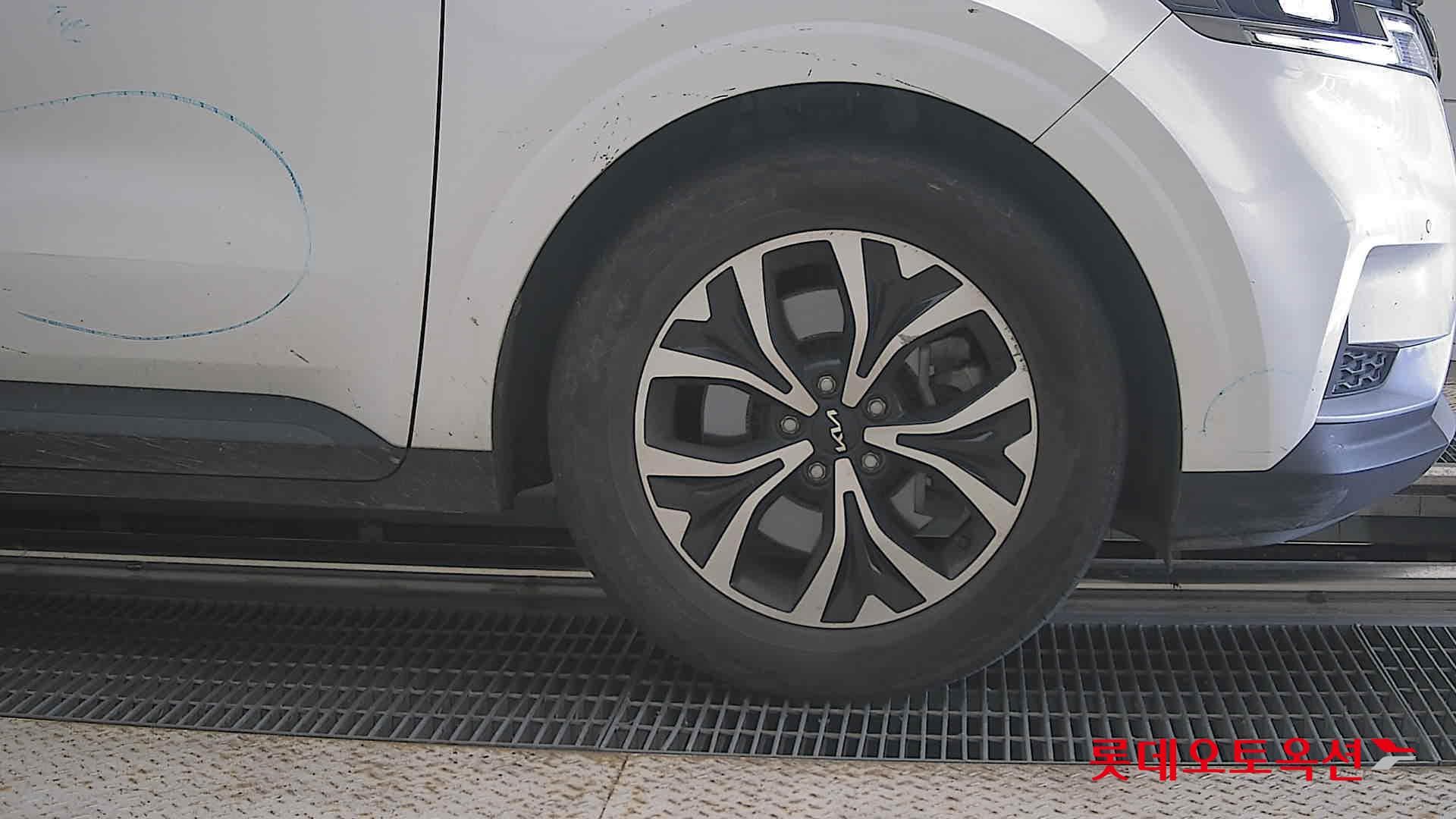 Kia - Carnival | KA4 (D) 2.2 Prestige 9Seater 23