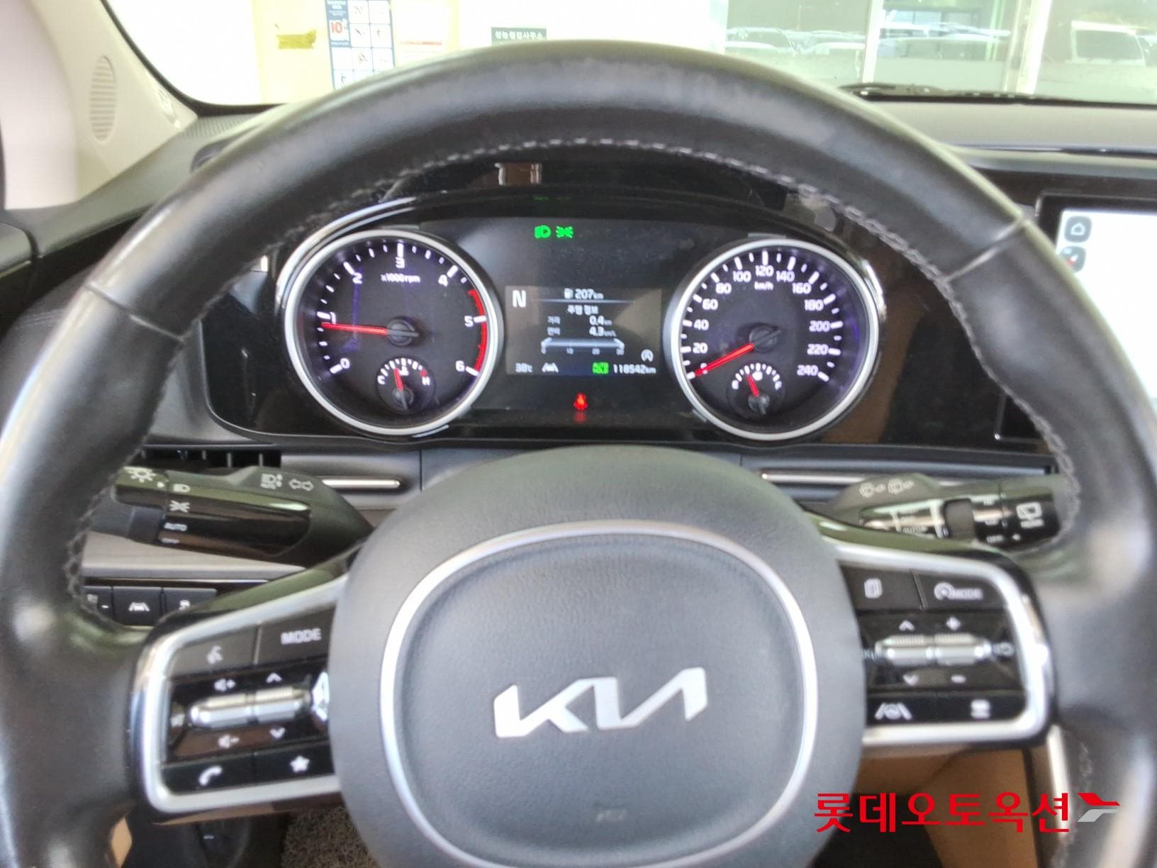 Kia - Carnival | KA4 (D) 2.2 Prestige 9Seater 29