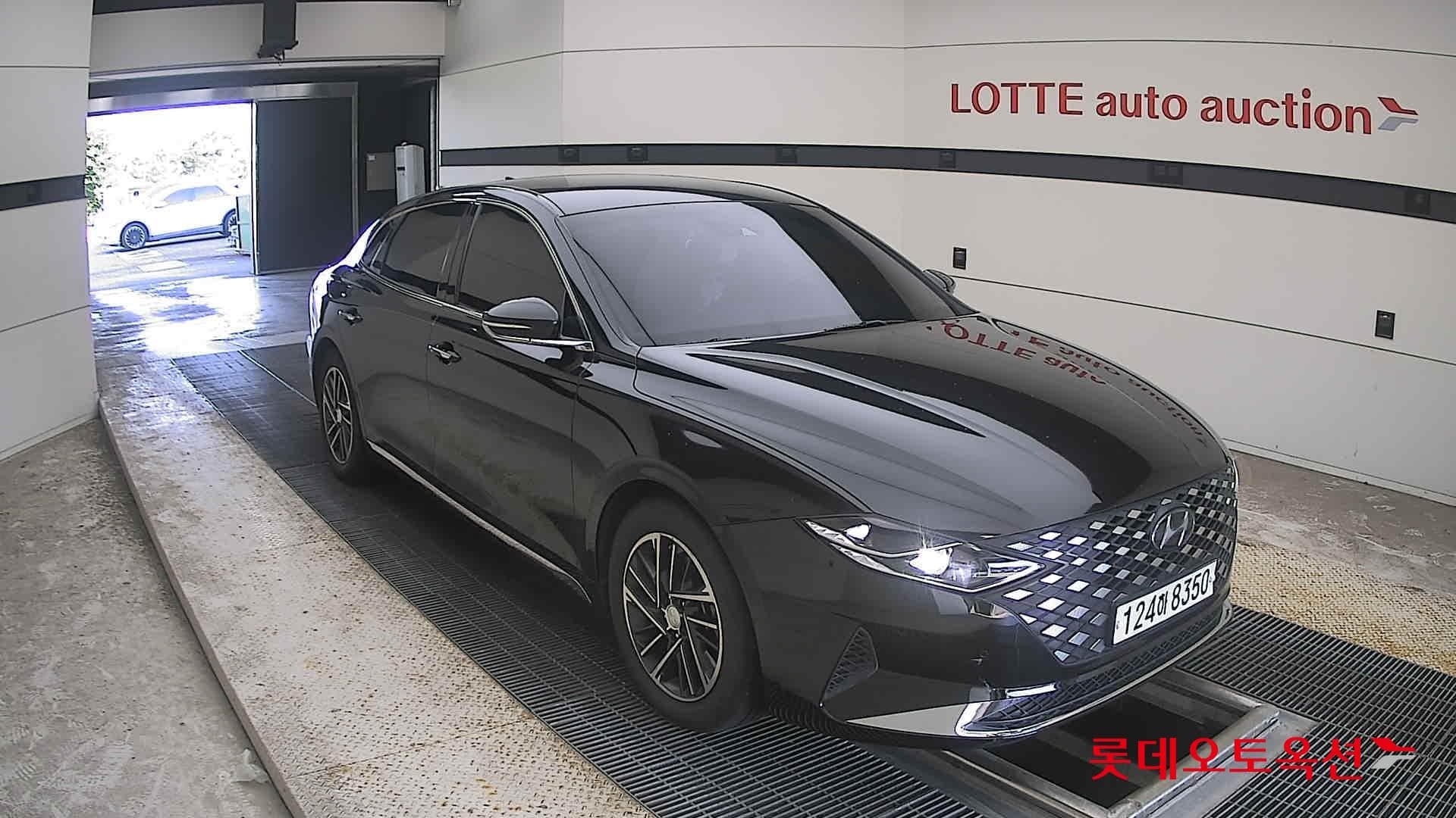 Hyundai - Grandeur | THE NEW (G) 2.5 Premium 19