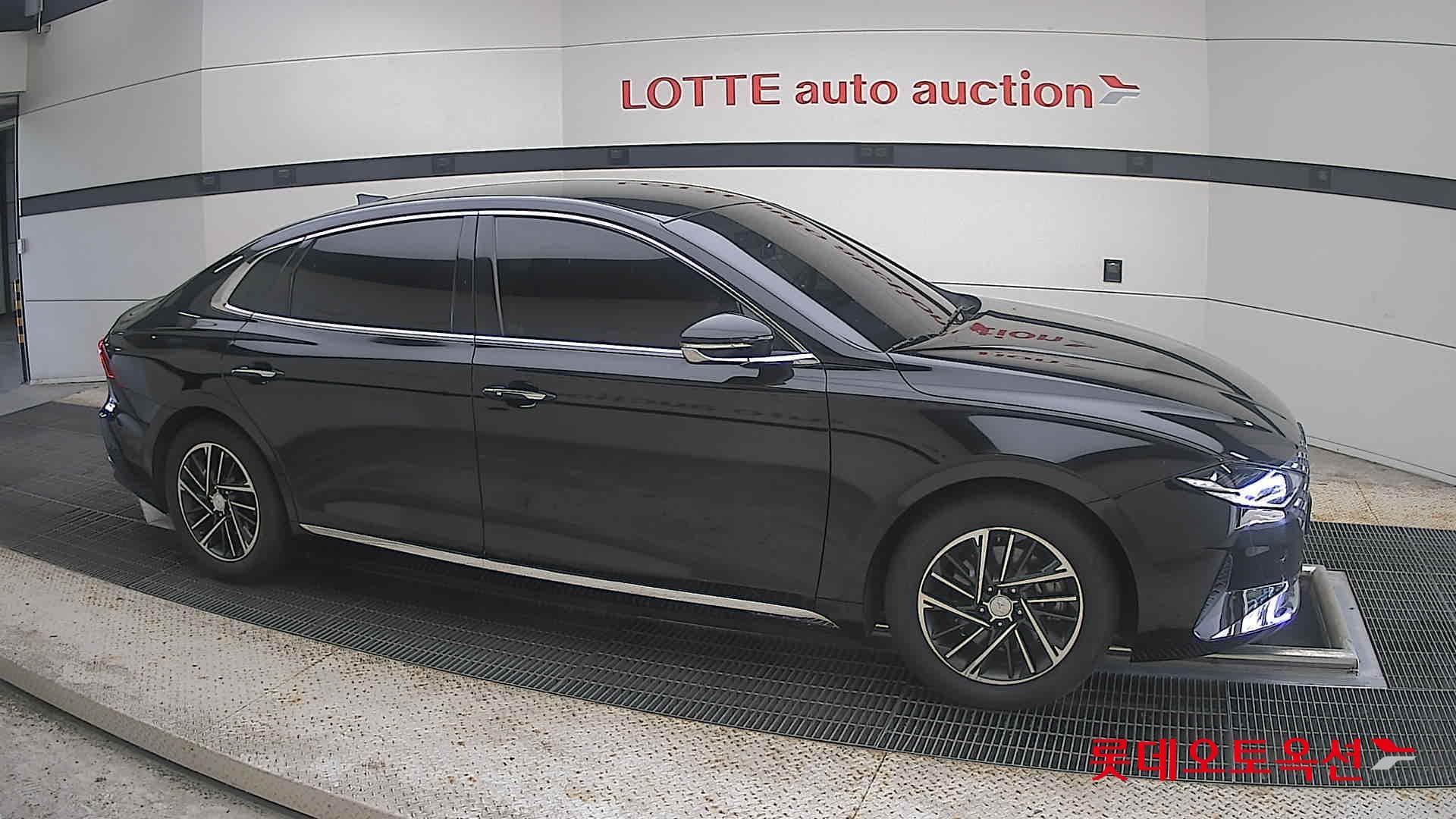Hyundai - Grandeur | THE NEW (G) 2.5 Premium 17