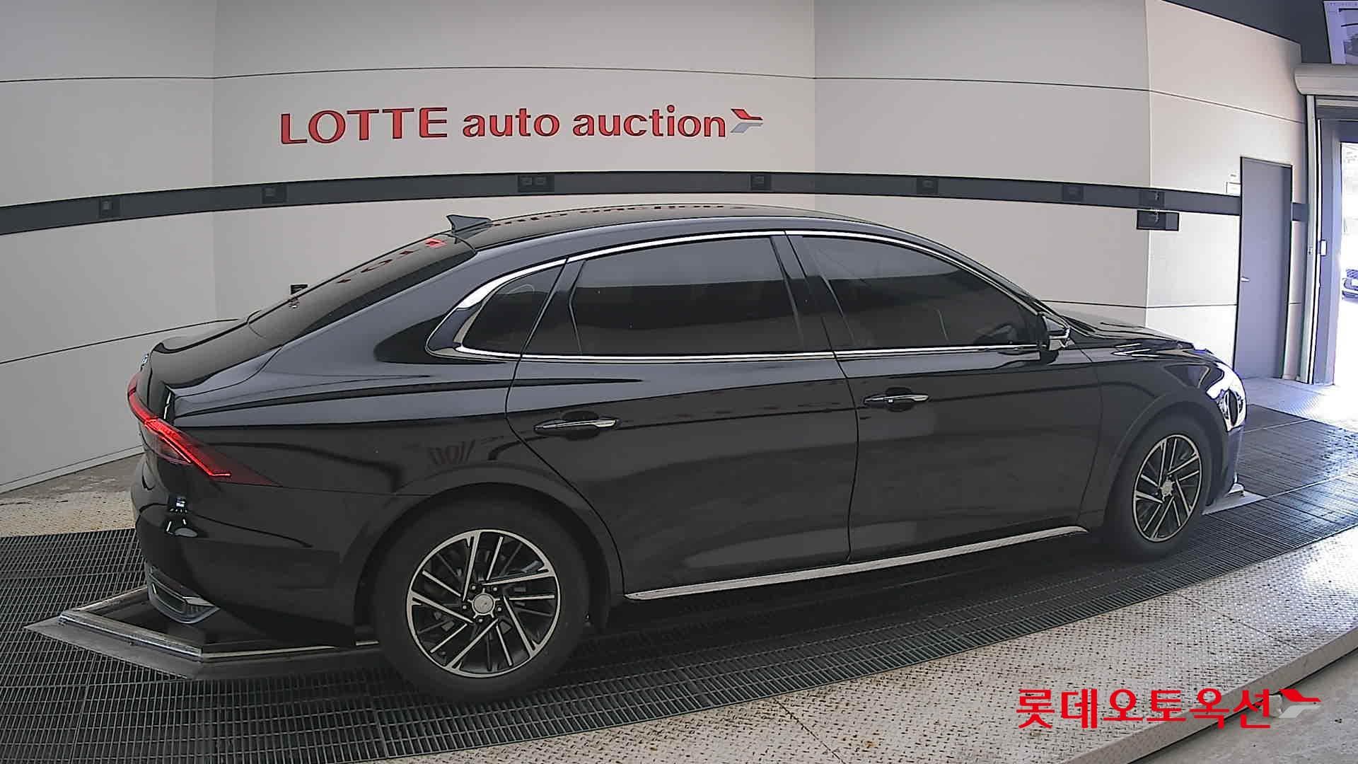 Hyundai - Grandeur | THE NEW (G) 2.5 Premium 15