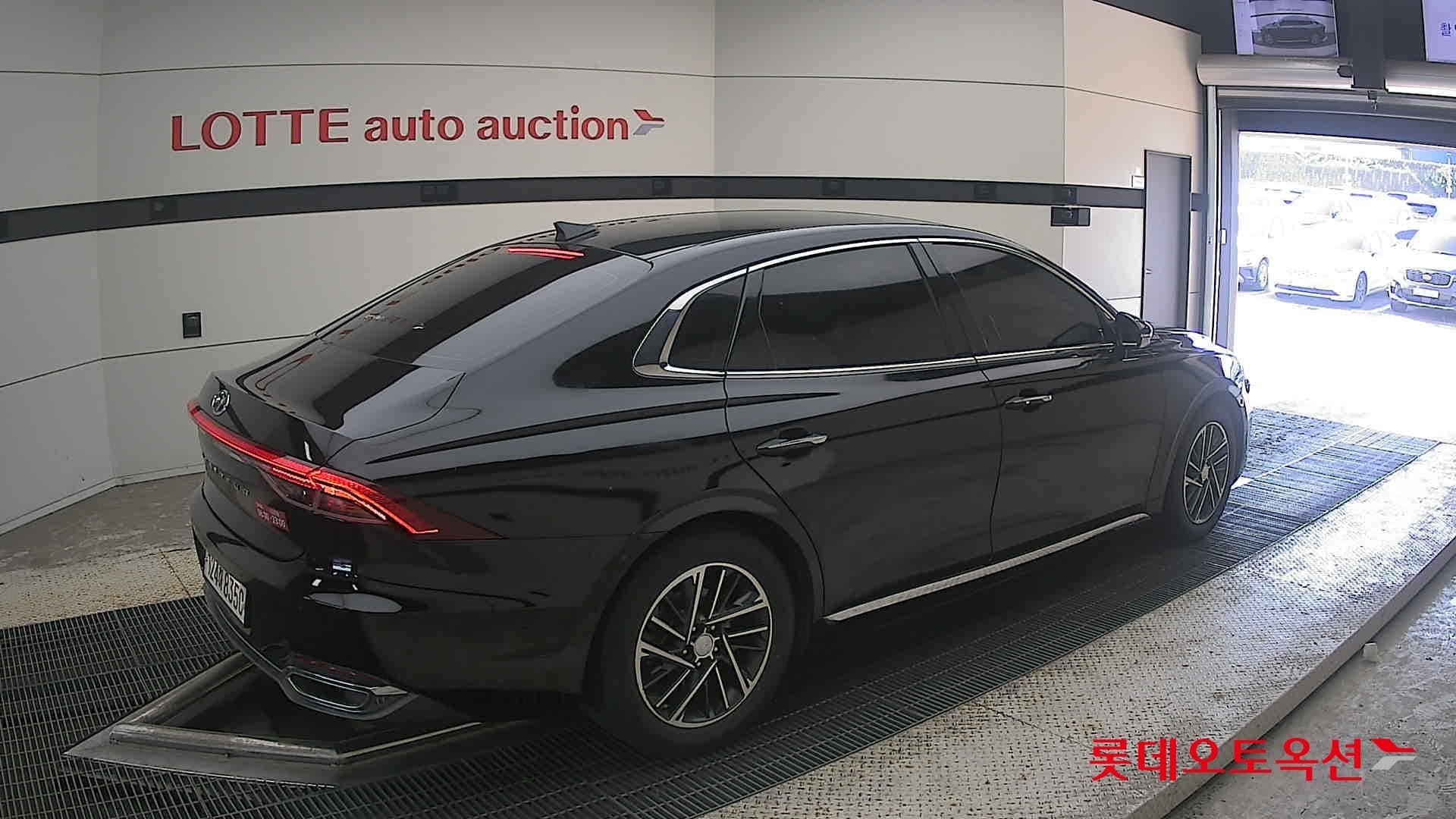 Hyundai - Grandeur | THE NEW (G) 2.5 Premium 14