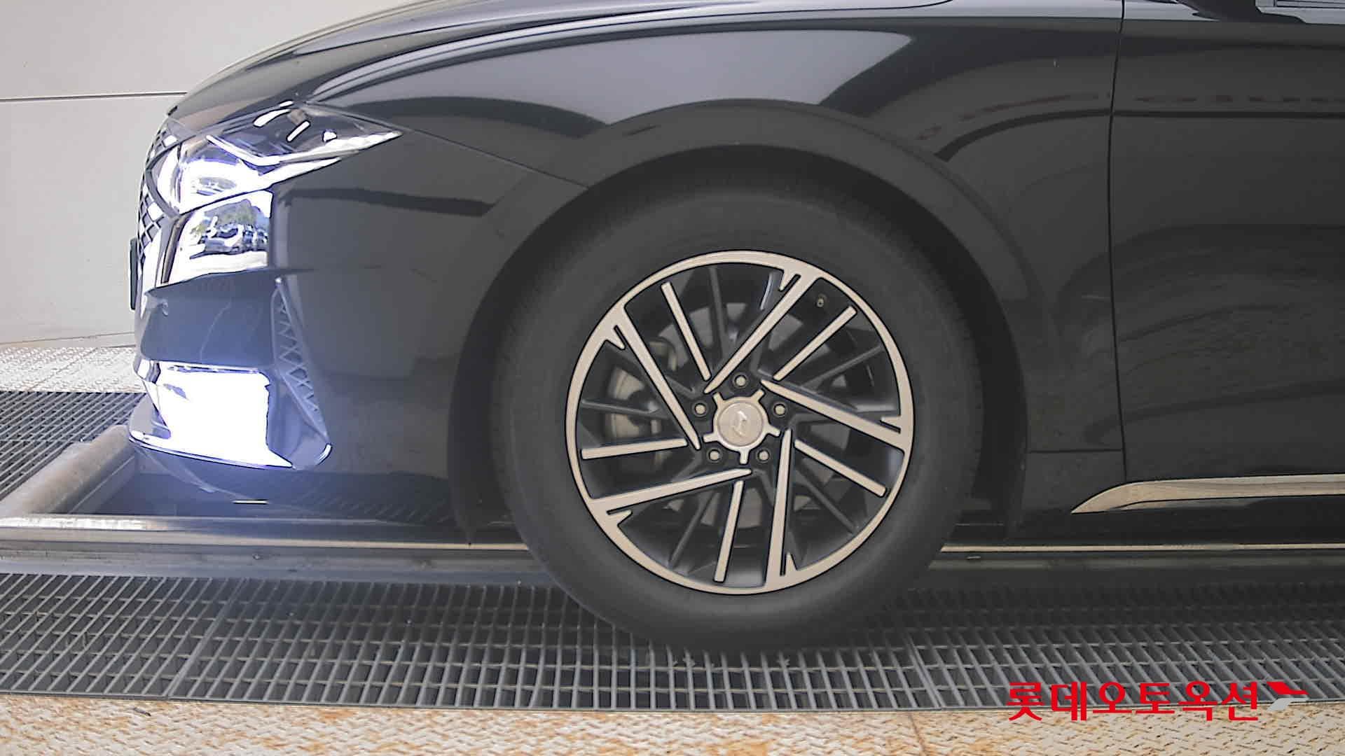 Hyundai - Grandeur | THE NEW (G) 2.5 Premium 21