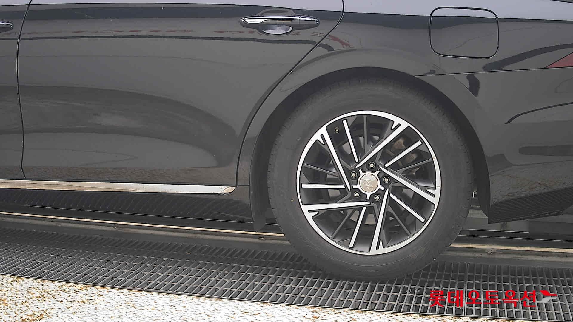 Hyundai - Grandeur | THE NEW (G) 2.5 Premium 22