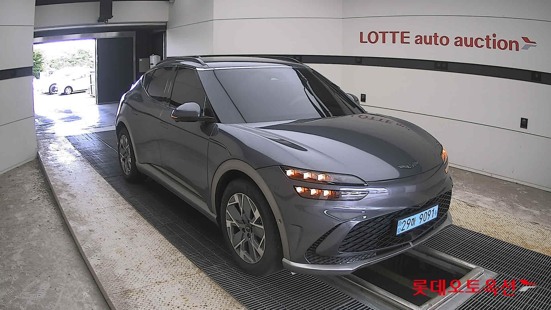 جينيسيس - GV60 | (E) Standard 2WD 19