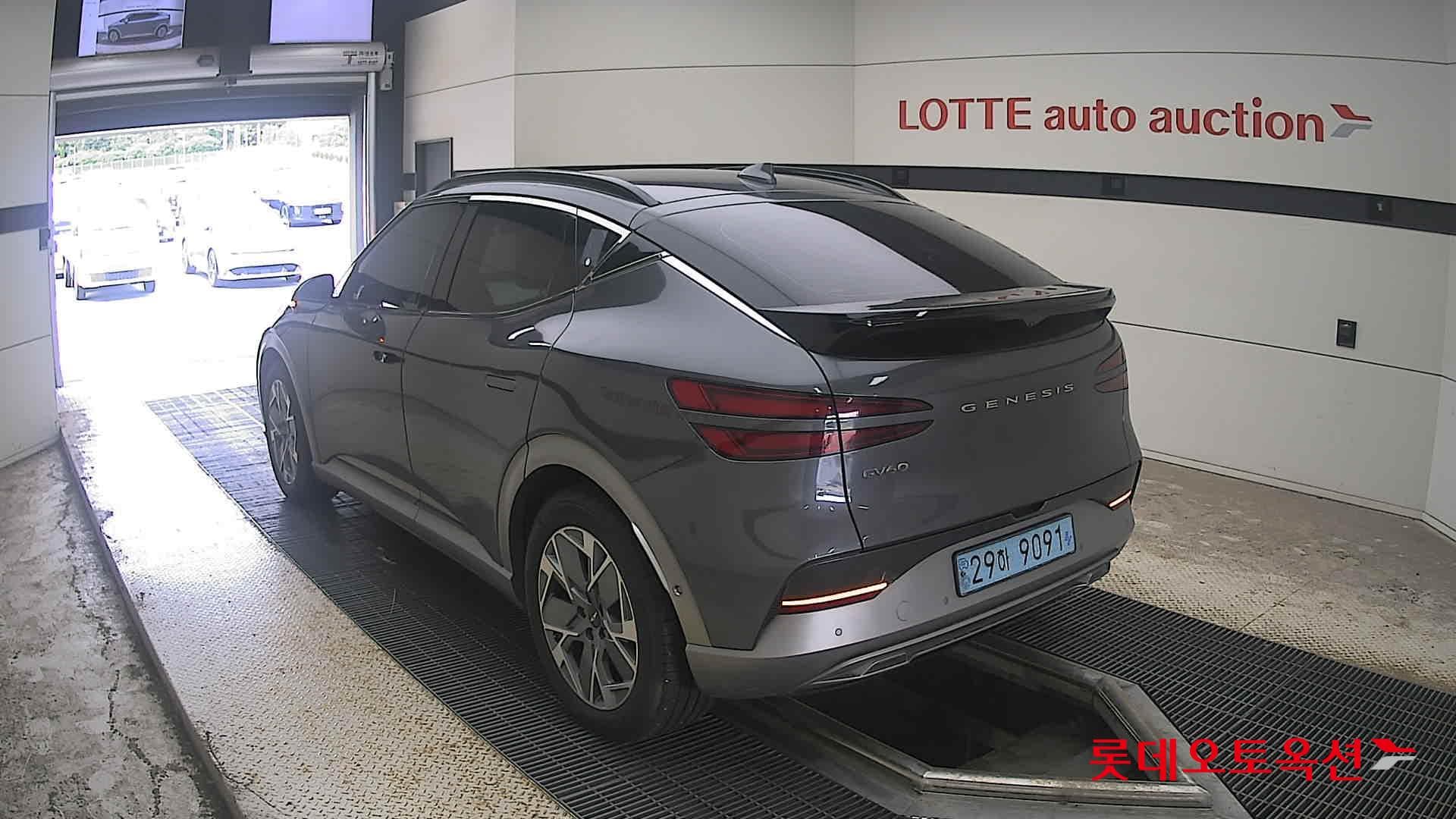 جينيسيس - GV60 | (E) Standard 2WD 10