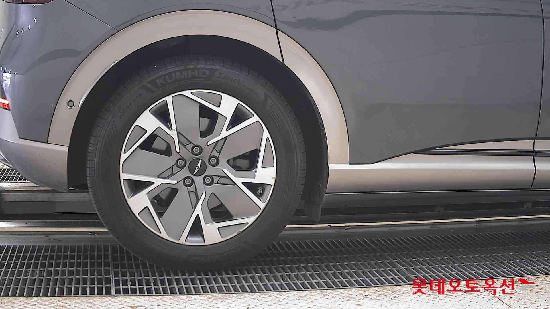 جينيسيس - GV60 | (E) Standard 2WD 24