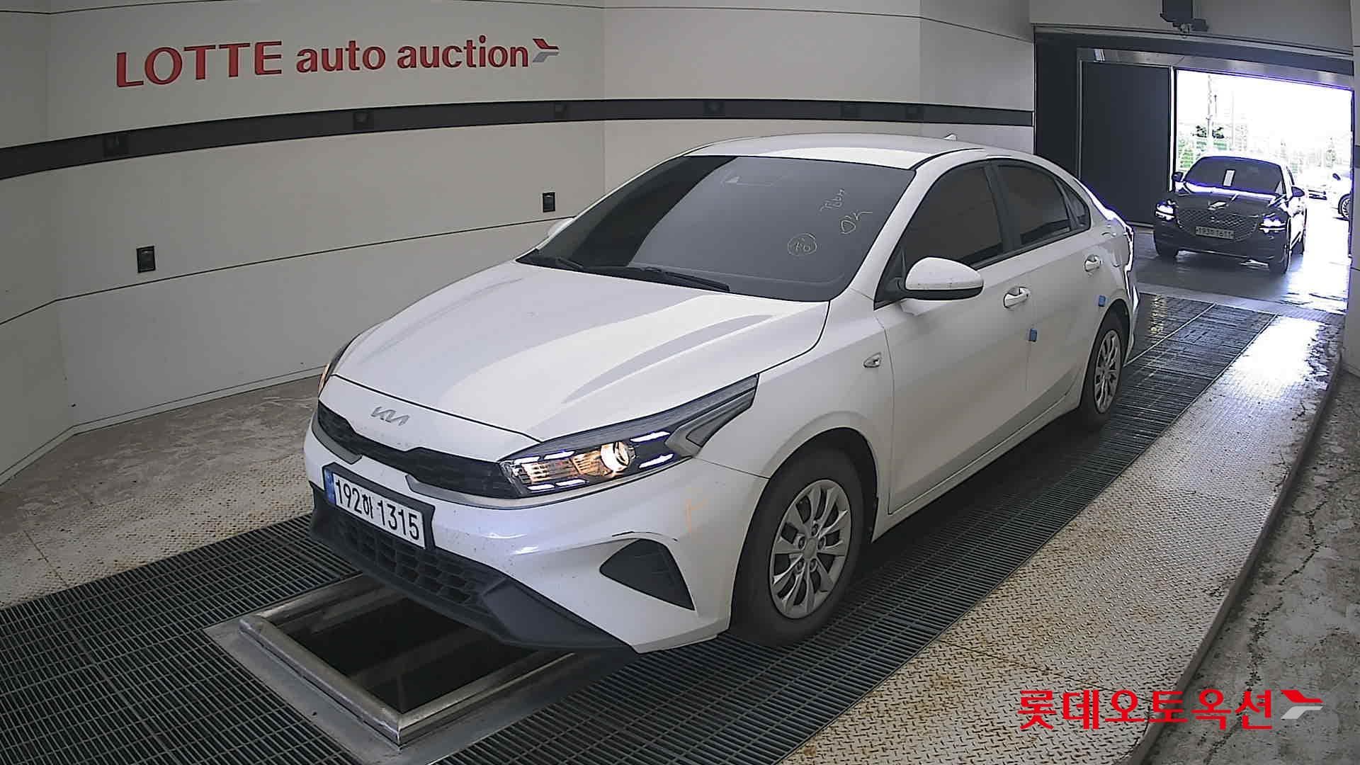 Kia - K3 | THE NEW (G) 1.6 Trendy 3