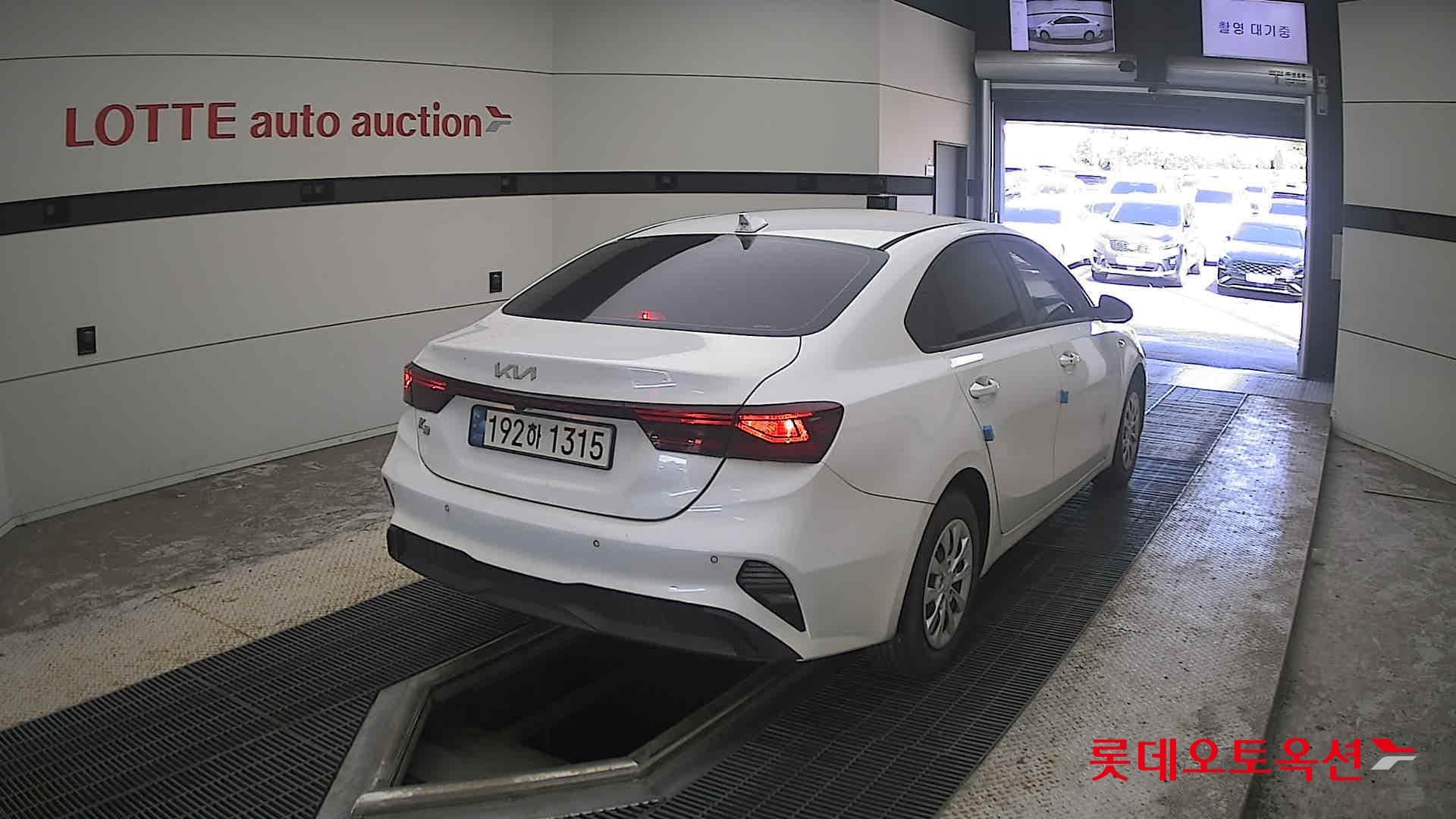 Kia - K3 | THE NEW (G) 1.6 Trendy 13