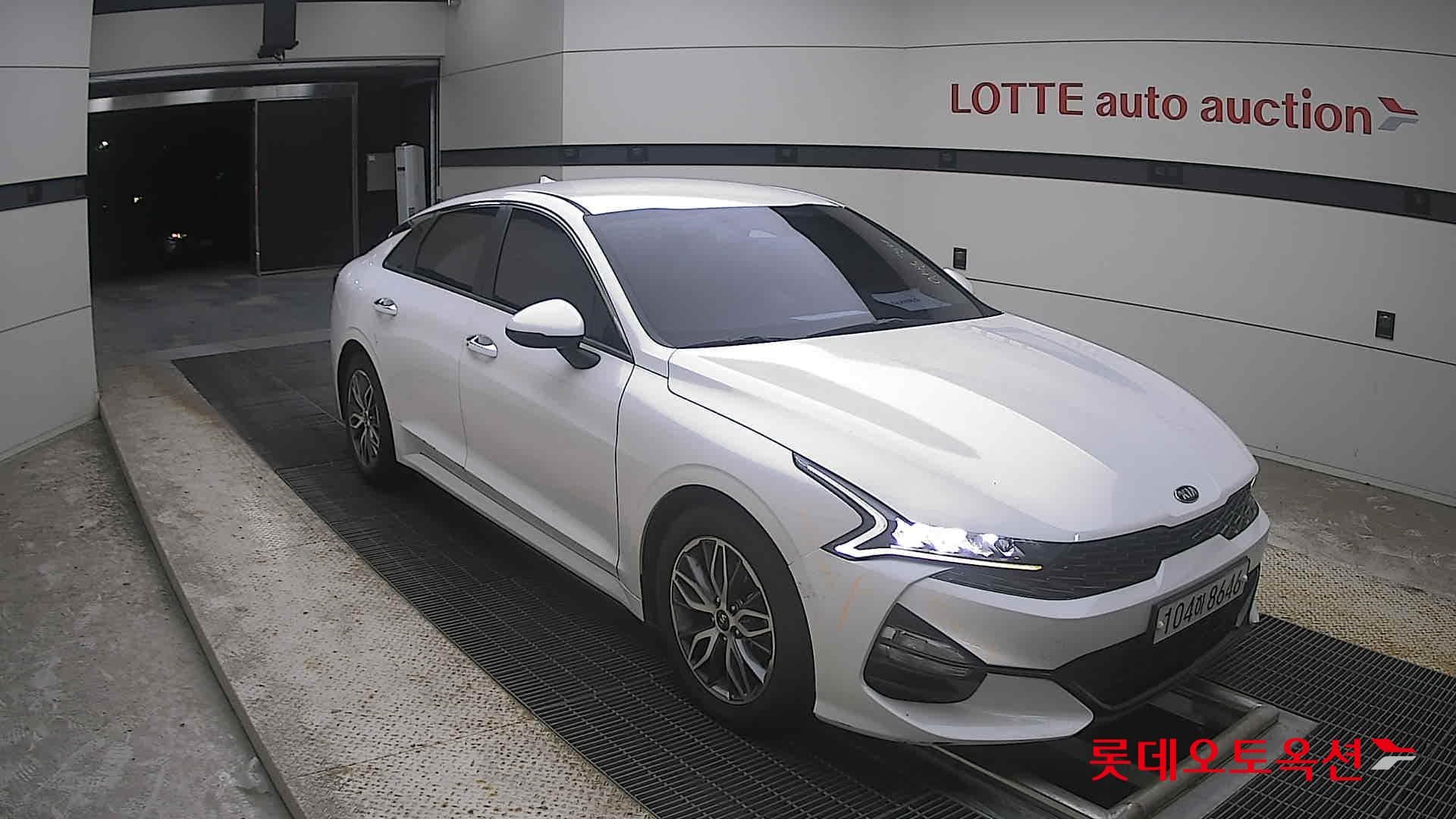 Kia - K5 | INTERACTIVE (G) 2.0 Prestige 19