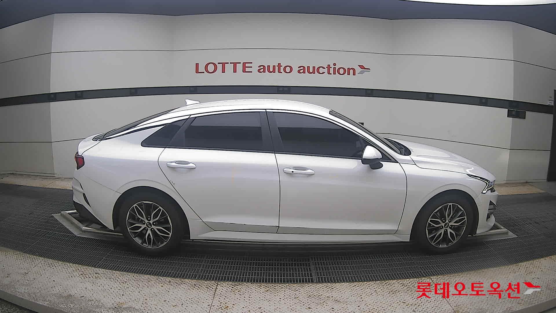 Kia - K5 | INTERACTIVE (G) 2.0 Prestige 16